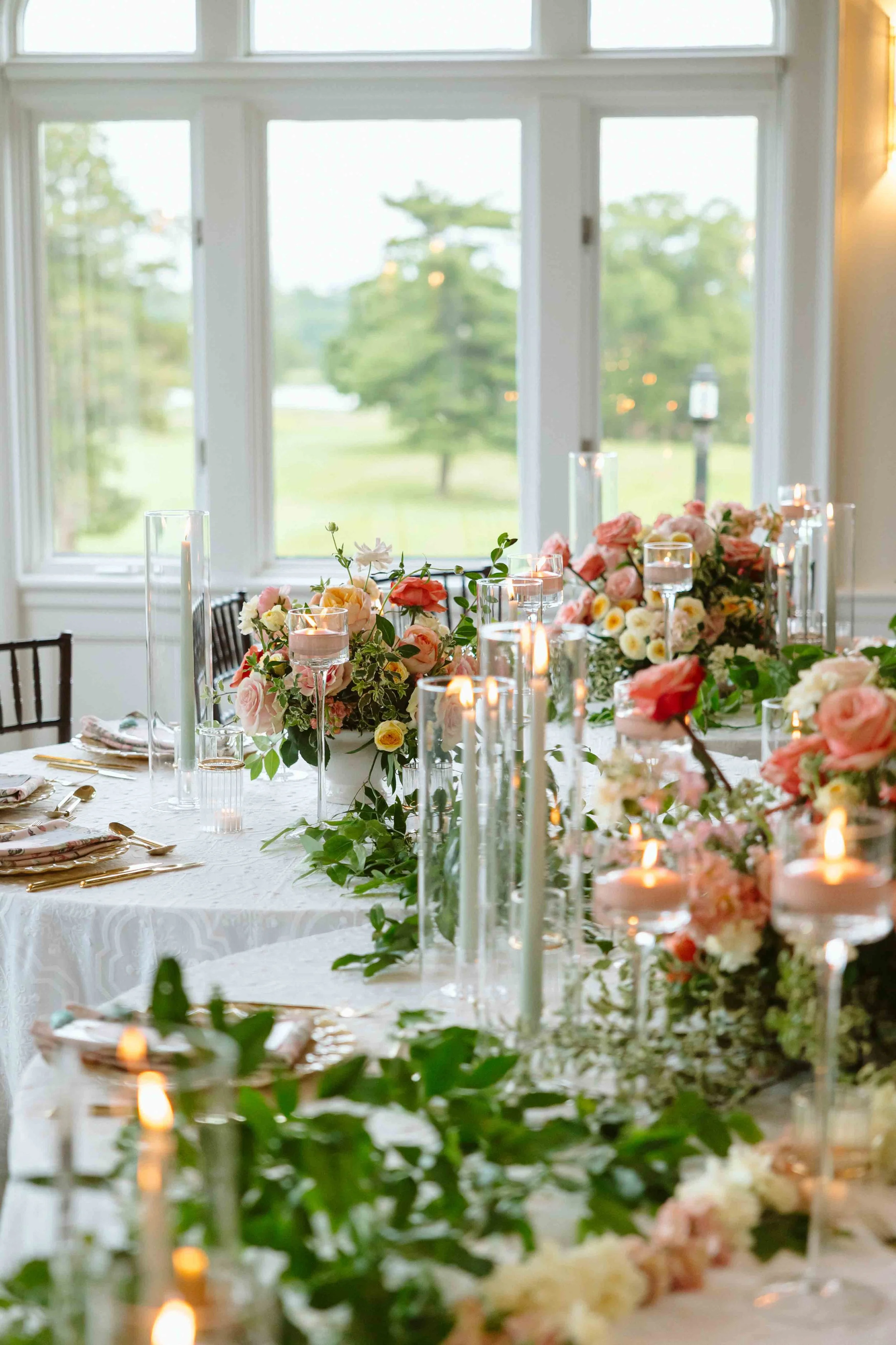 Wedding-Whitby-Castle-Florist-Bow-and-rose17.jpg