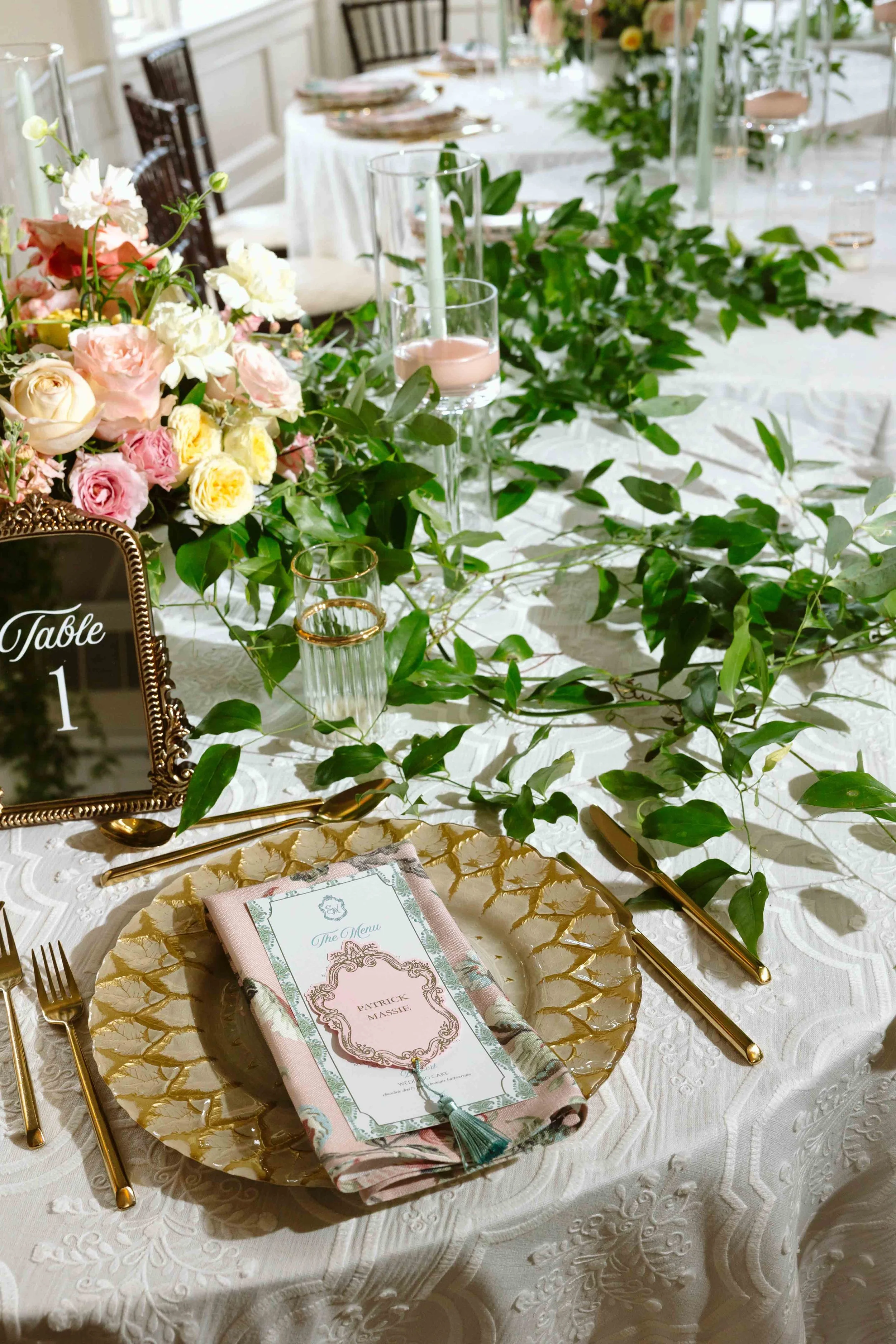 Wedding-Whitby-Castle-Florist-Bow-and-rose9.jpg