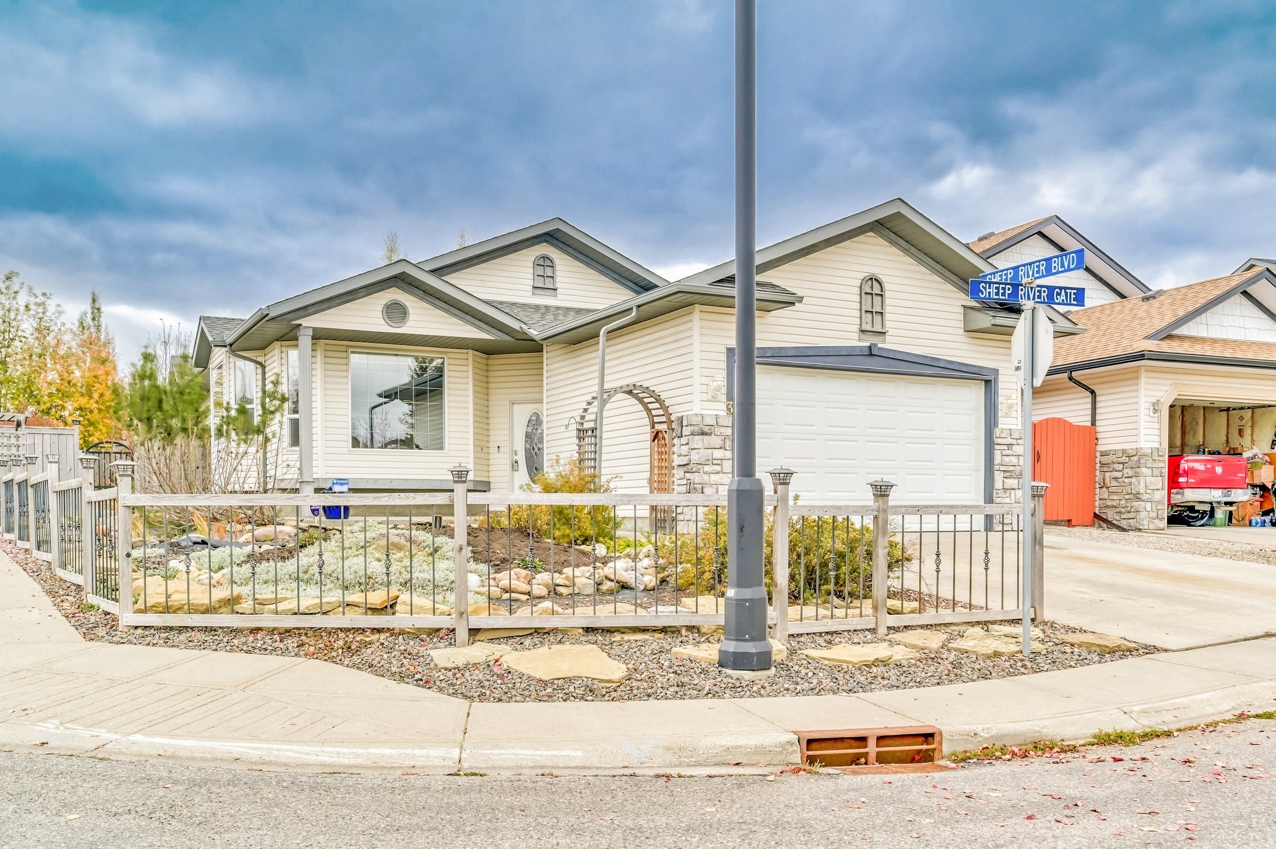 Carstairs Real Estate Agent