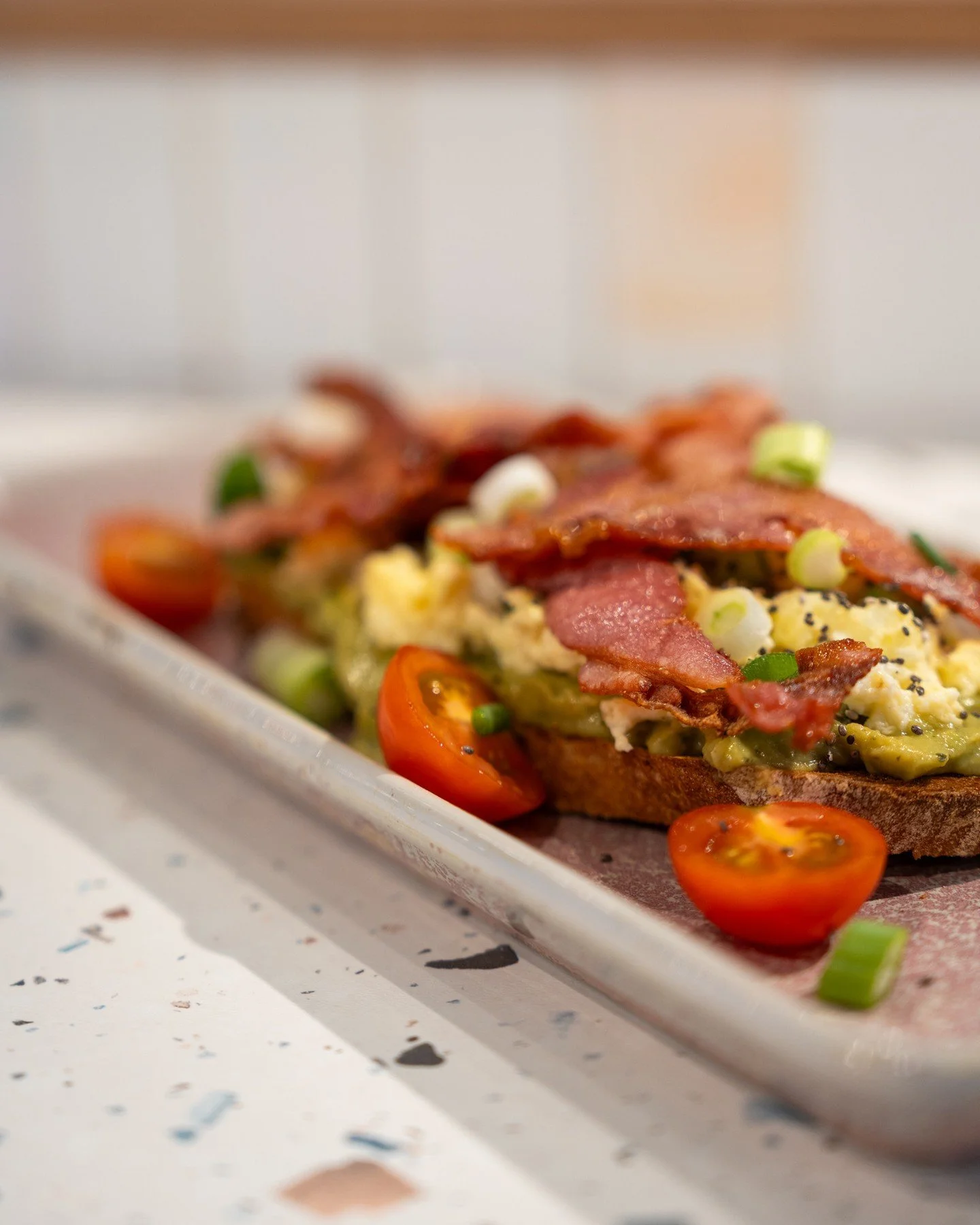 New Year get some new found motivation 💪🥣 ⁠
⁠
Starting 2026 off right doesn't mean skipping the treats, it just means choosing delicious, wholesome ones! ⁠
⁠
Stop by the Gem Treatery for our range of healthy choices with a filling, fuelling breakfa