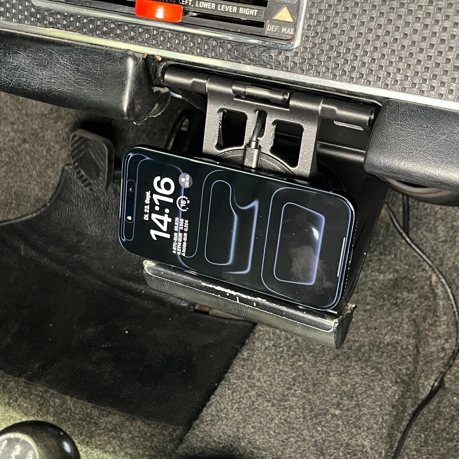 Smartphonehalter Porsche F- und G-Modell Handyhalter DTW Engineering 4.jpg