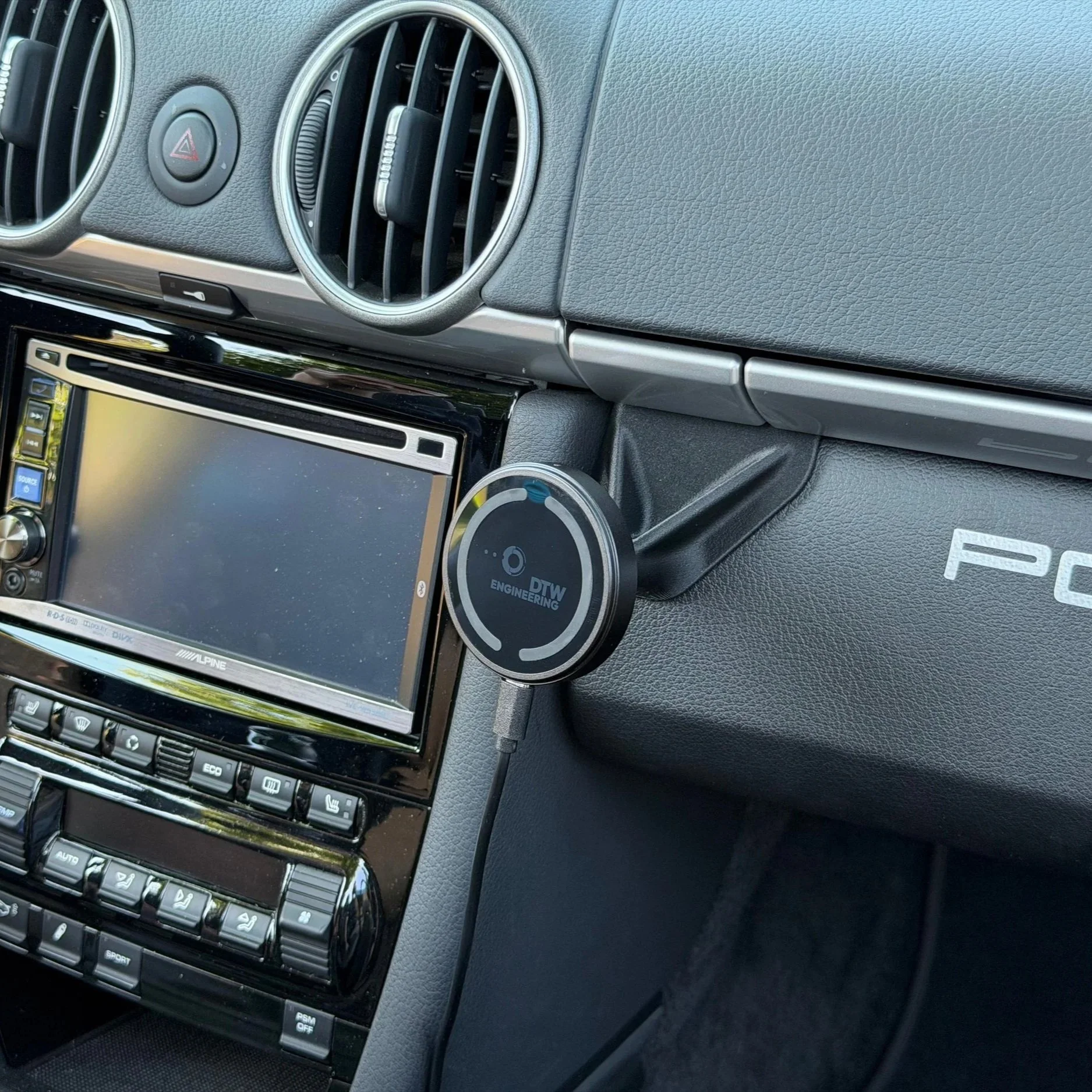 Smartphonehalter+Porsche+997+Handyhalter+DTW+Engineering+4.jpg