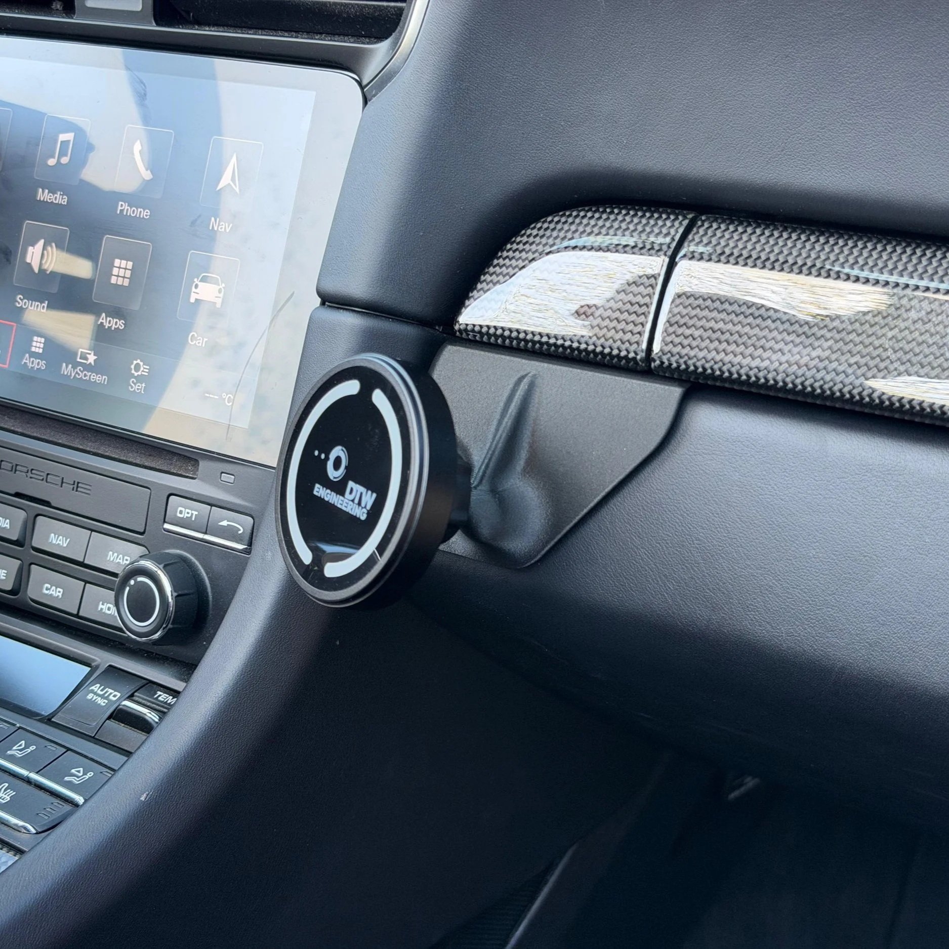 Smartphonehalter+Porsche+991+Handyhalter+DTW+Engineering+4.jpg