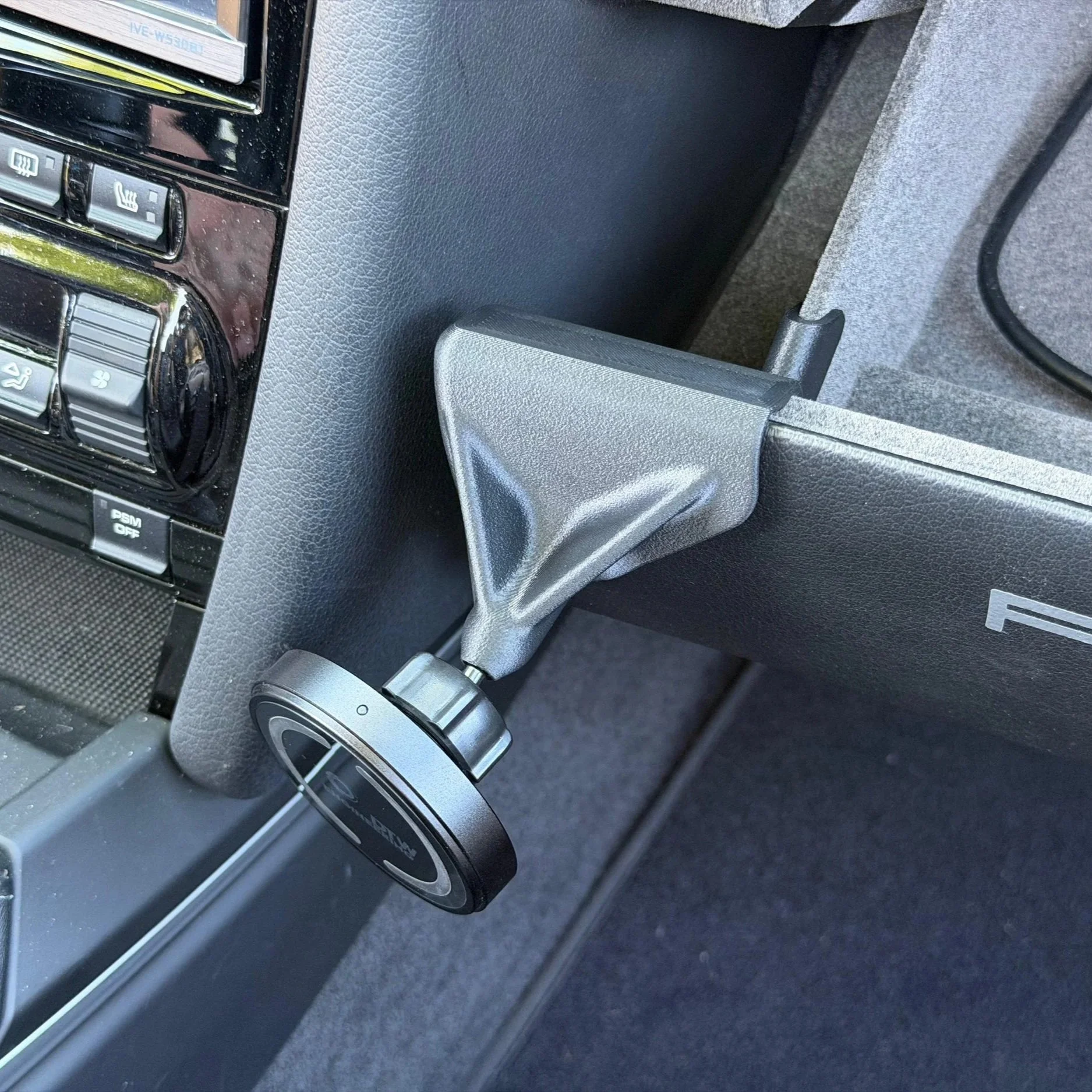 Smartphonehalter+Porsche+997+Handyhalter+DTW+Engineering+3.jpg
