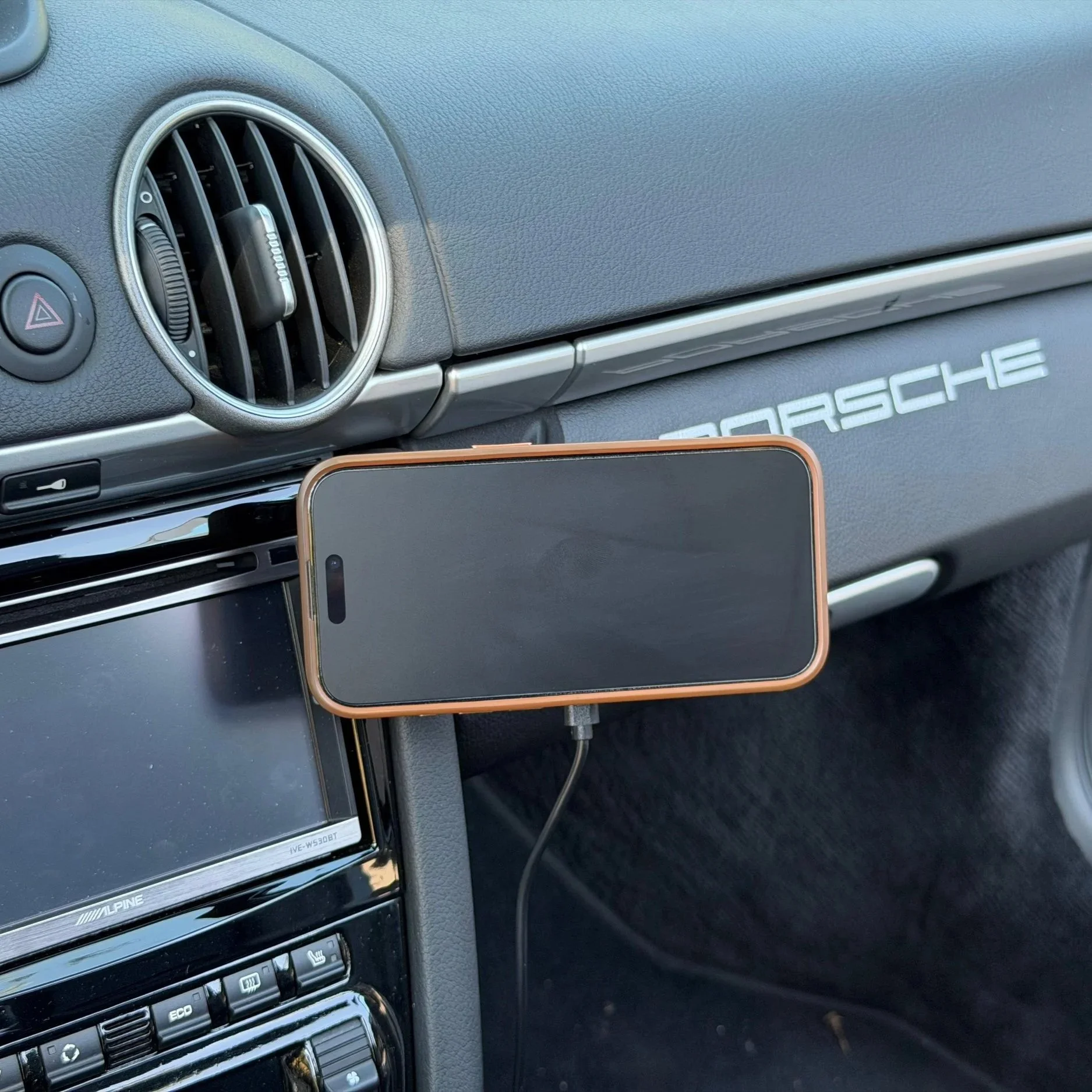 Smartphonehalter+Porsche+997+Handyhalter+DTW+Engineering+5.jpg