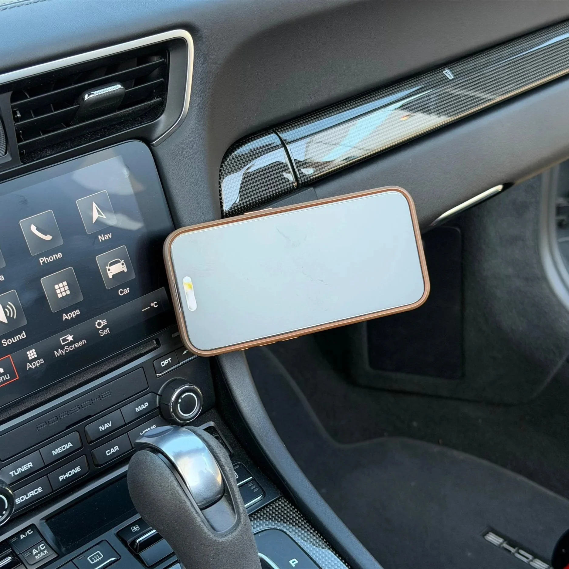 Smartphonehalter+Porsche+991+Handyhalter+DTW+Engineering+6.jpg