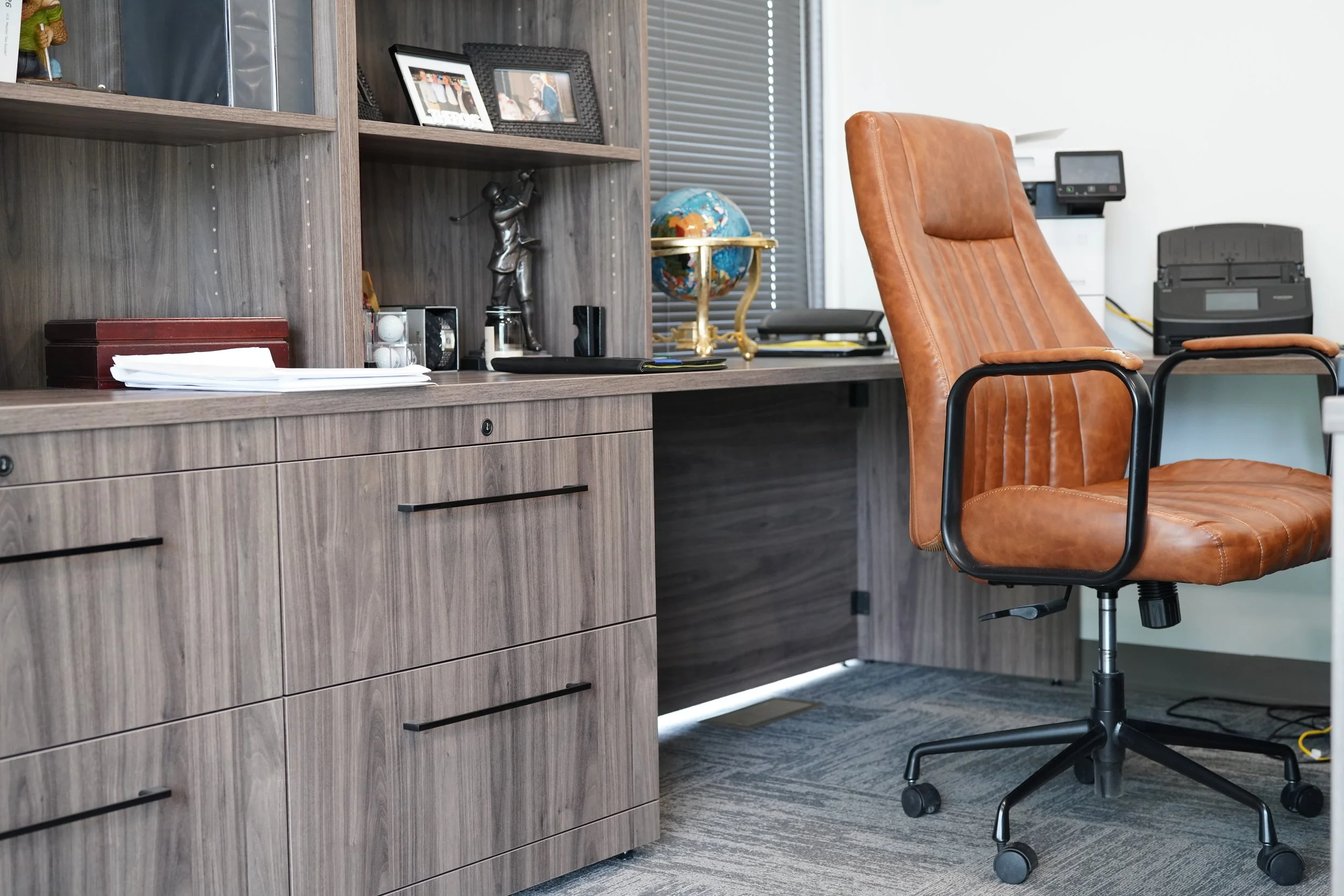 FILOTTO - WALNUT - CUSTOM - U SHAPE - STORAGE - PRIVATE OFFICE.JPG