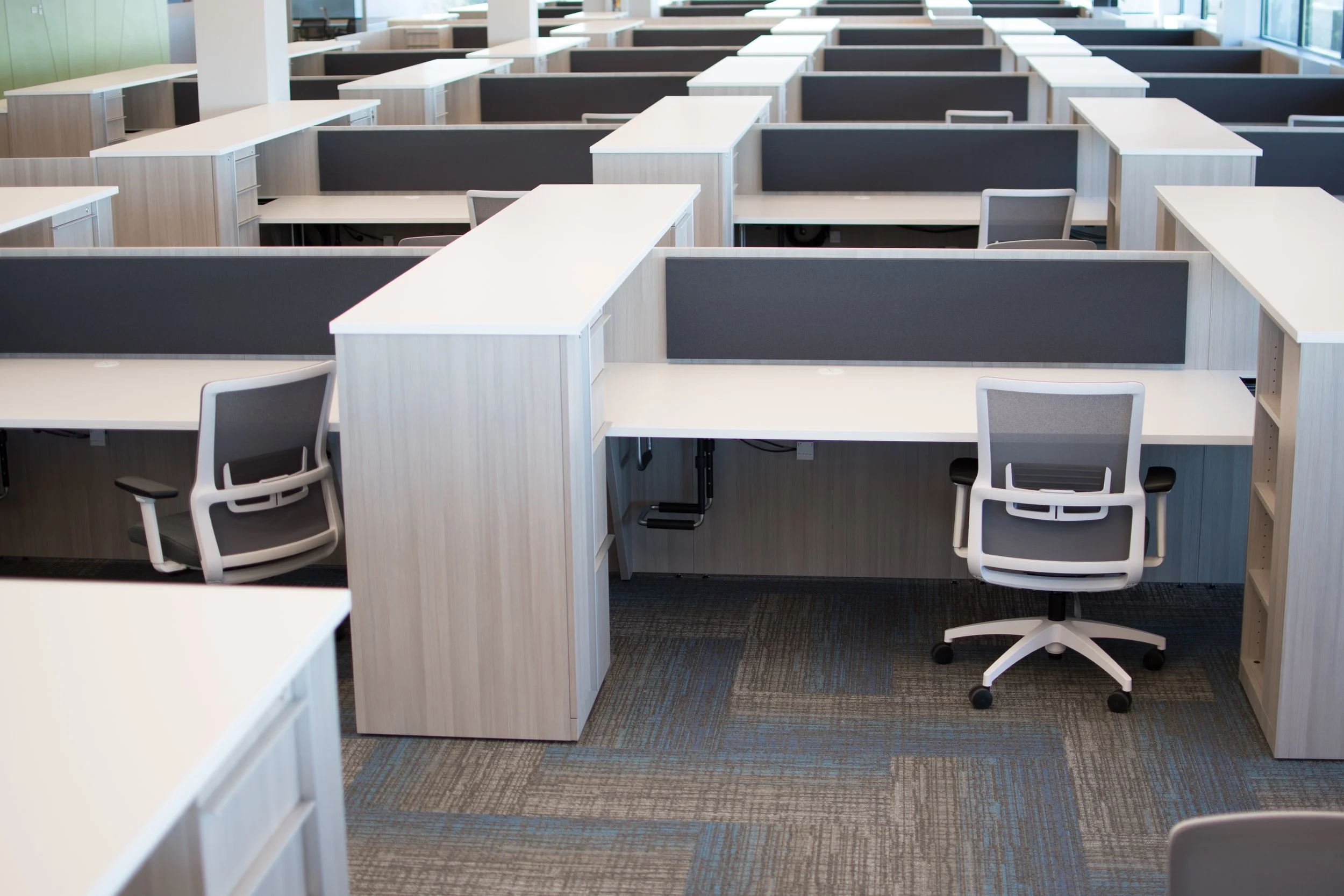 Open office linear workstations