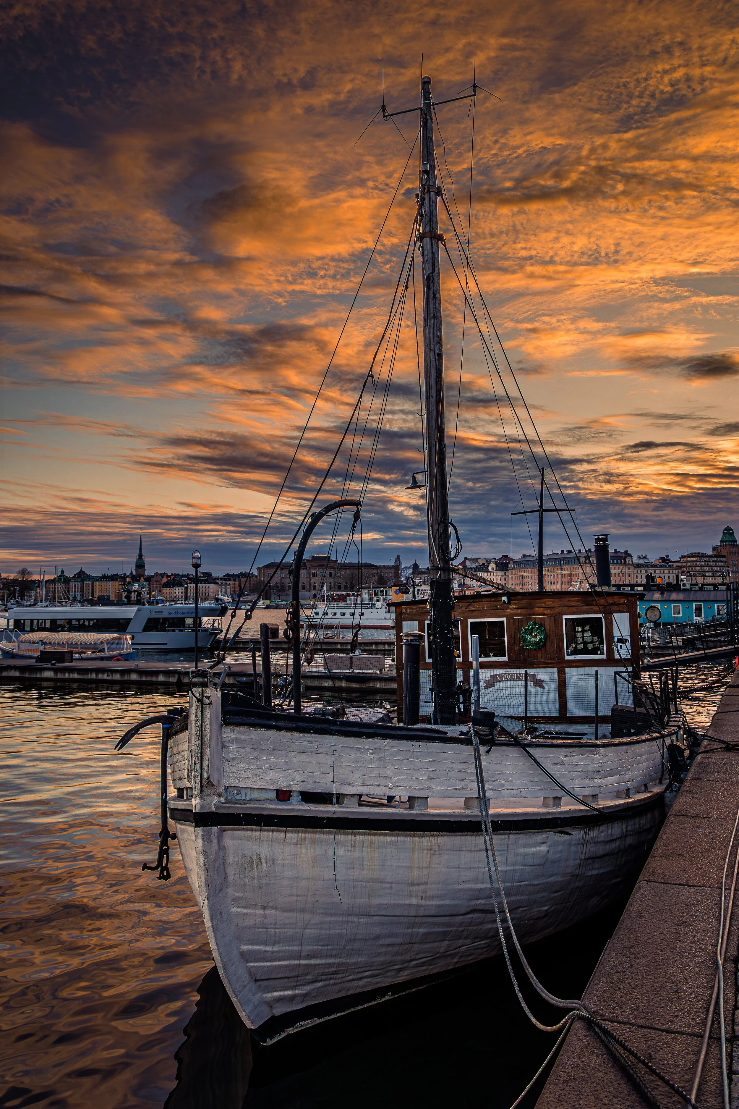 Strandvägen, Stockholm, 1/500 at f / 8 ISO 400, 25 mm