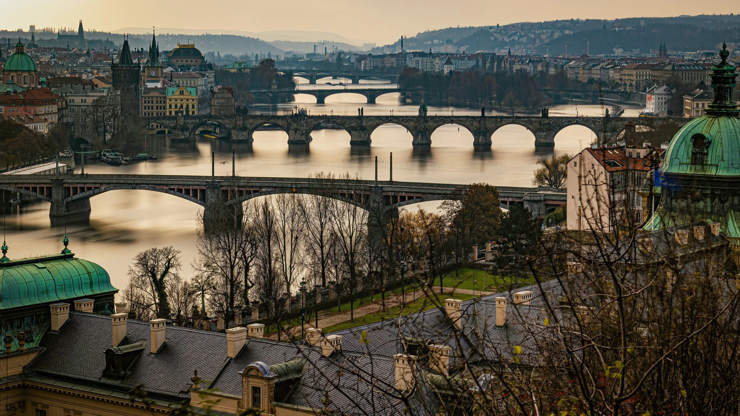 Vltava river, Prague, 300 sec at f / 22, ISO 100, 70 mm