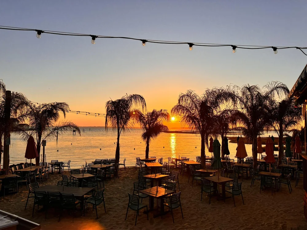 Macky’s Bayside Bar & Grill