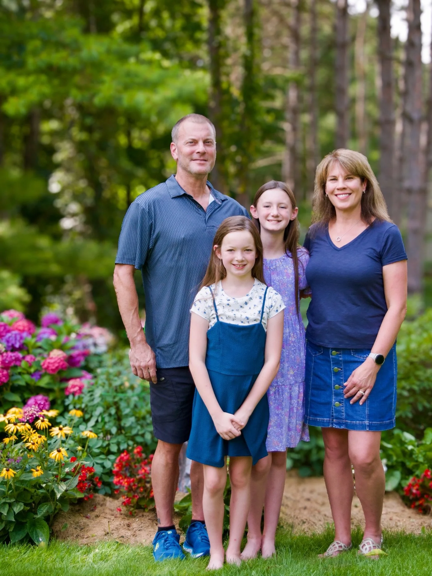 Bringing it back to basics with a family session 🏡🧑&zwj;🧑&zwj;🧒

I&rsquo;m always honored to be the one chosen to capture the love between families. Knowing they&rsquo;ll be looking at these photos for years to come is a really special thing. 🤗
