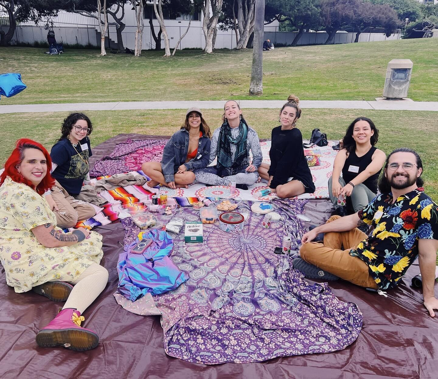 It's a wrap on our queer picnic series 🌴🏳&zwj;🌈 I had a blast meeting y'all and hope to see some old (and new) faces next time. I'm looking to find an indoor venue for Nov - Jan 👀 - Betsy 

P.S tag yourself!