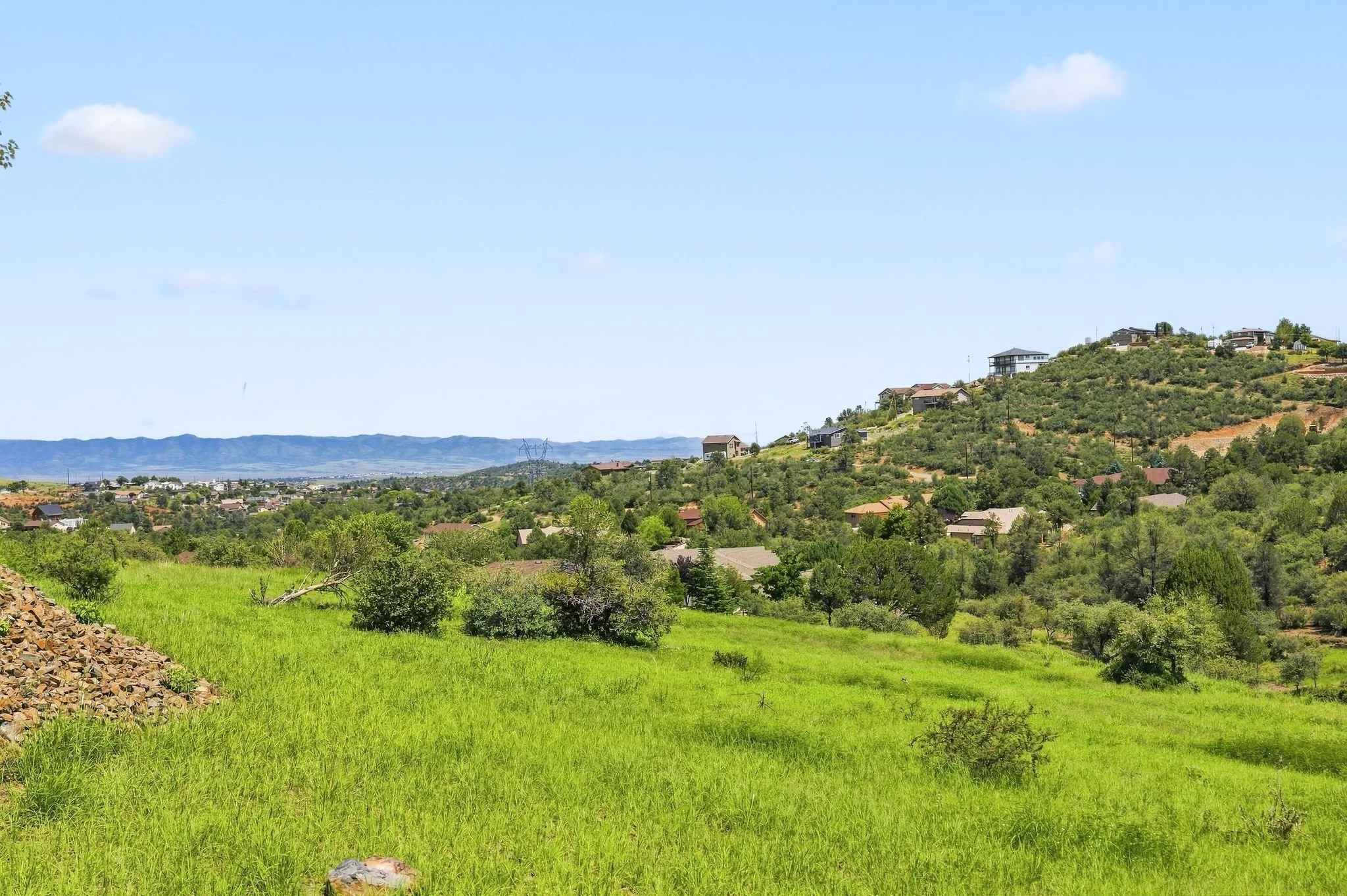 40 - View - Panoramic Valley and Mountain Vistas.jpg