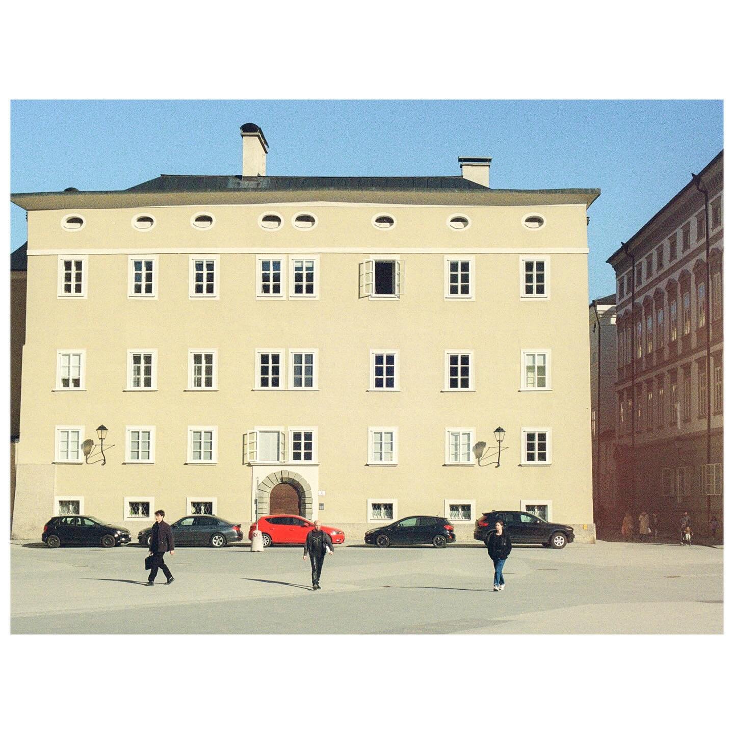 Salzburg
(1,3,4 portra 800)
(2,5,digital)
March 6th, 2025
————————————
Nikon N80
Nikon Z6
@nikonusa
#madewithlightroom
#madewithkodak
#nikon #portra400 #portra800 #halstatt #v