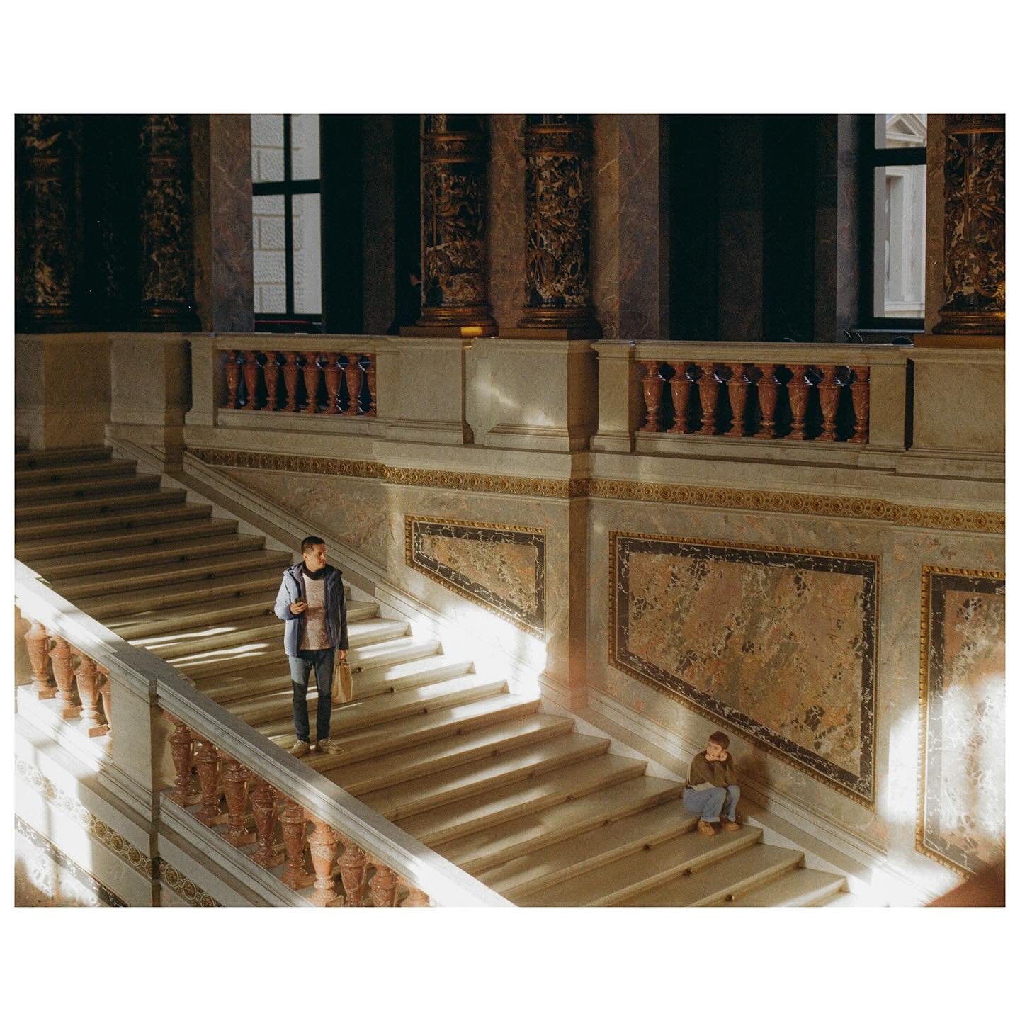 Indoors Vienna
(2,3,4,5,6,9,10 gold 200)
(1,7,8 portra 800)
March 4th
————————————
Nikon N80
@nikonusa
#madewithlightroom
#madewithkodak
#nikon #portra400 #portra800 #austria