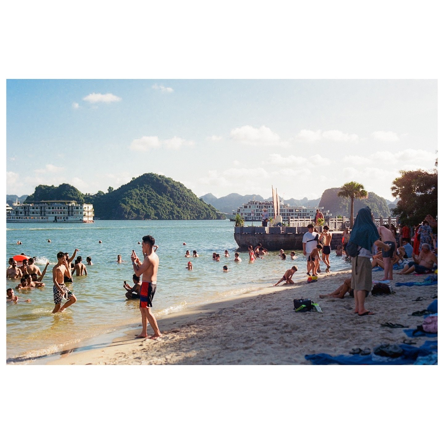 Last few from Vietnam, should spend more time on properly exposing next time (ektar)
8/4/24, 8/6/24
————————————
Nikon N80
@nikonusa
#madewithlightroom
#madewithkodak
#nikon #