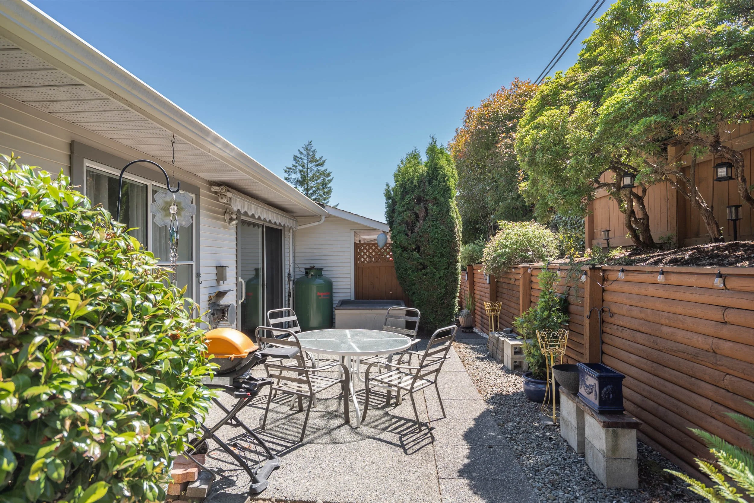 20-450_Bay_Ave-53.jpg