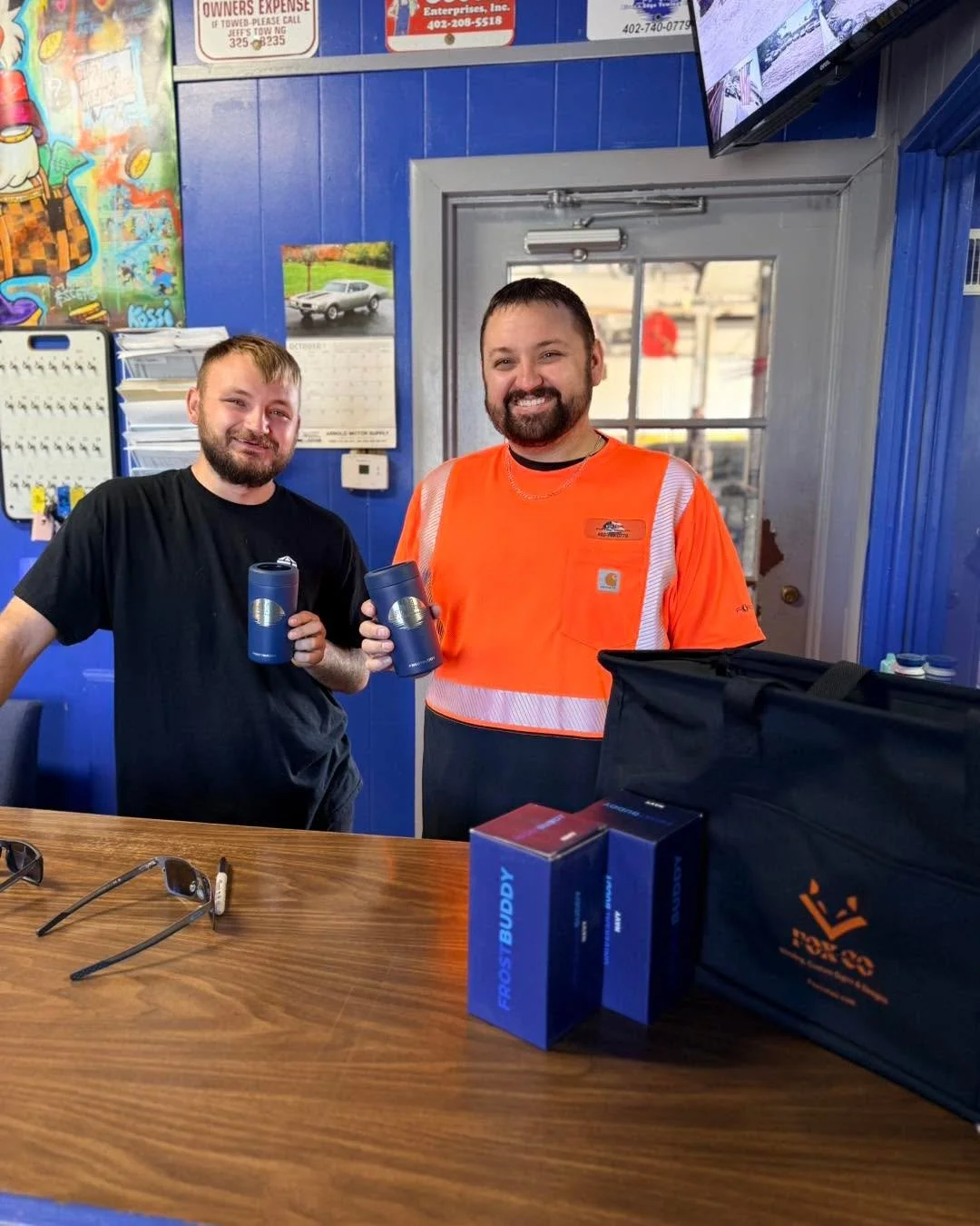 🎉 One of my awesome clients recently hit 1️⃣ year in business! To celebrate I got them some custom made koozies to hold all their energy drinks so they can keep those tows rolling 24/7 😂 

Nick and Lucas are some of the best guys, they take so much