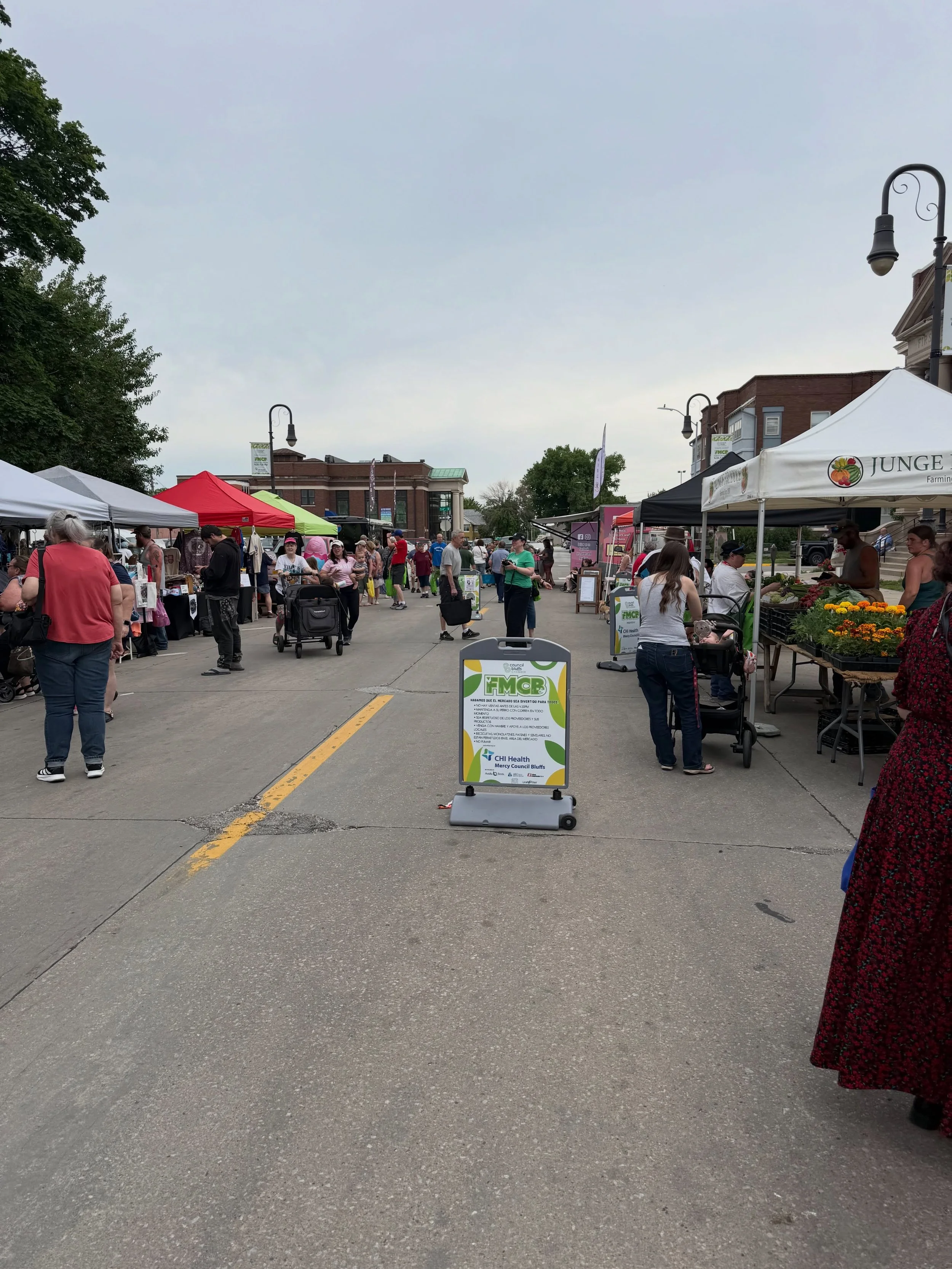The @farmersmarketcb is back in full swing! If you haven&rsquo;t stopped by you are missing out, there are tons of vendors; produce, pets, and foooood! 

Come see for yourself and support local 💚