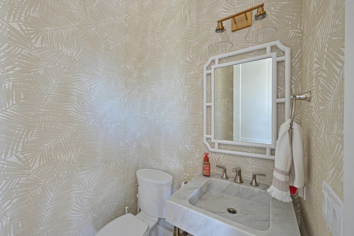 214 Pine Avenue Holmes Beach-large-018-003-DSC 2942-1500x1000-72dpi.jpg