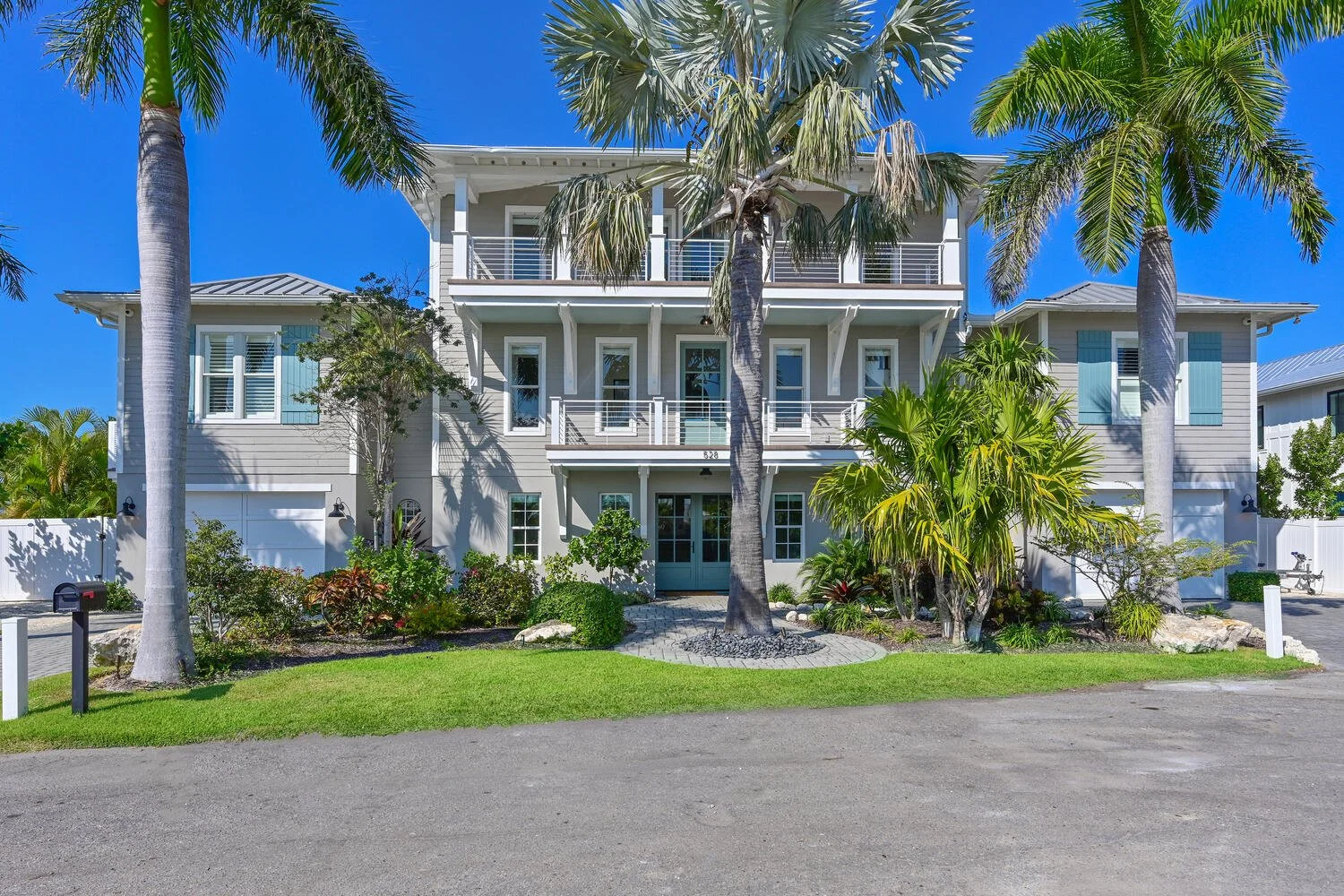 214 Pine Avenue Holmes Beach-large-060-053-DSC 2919-1500x1000-72dpi.jpg