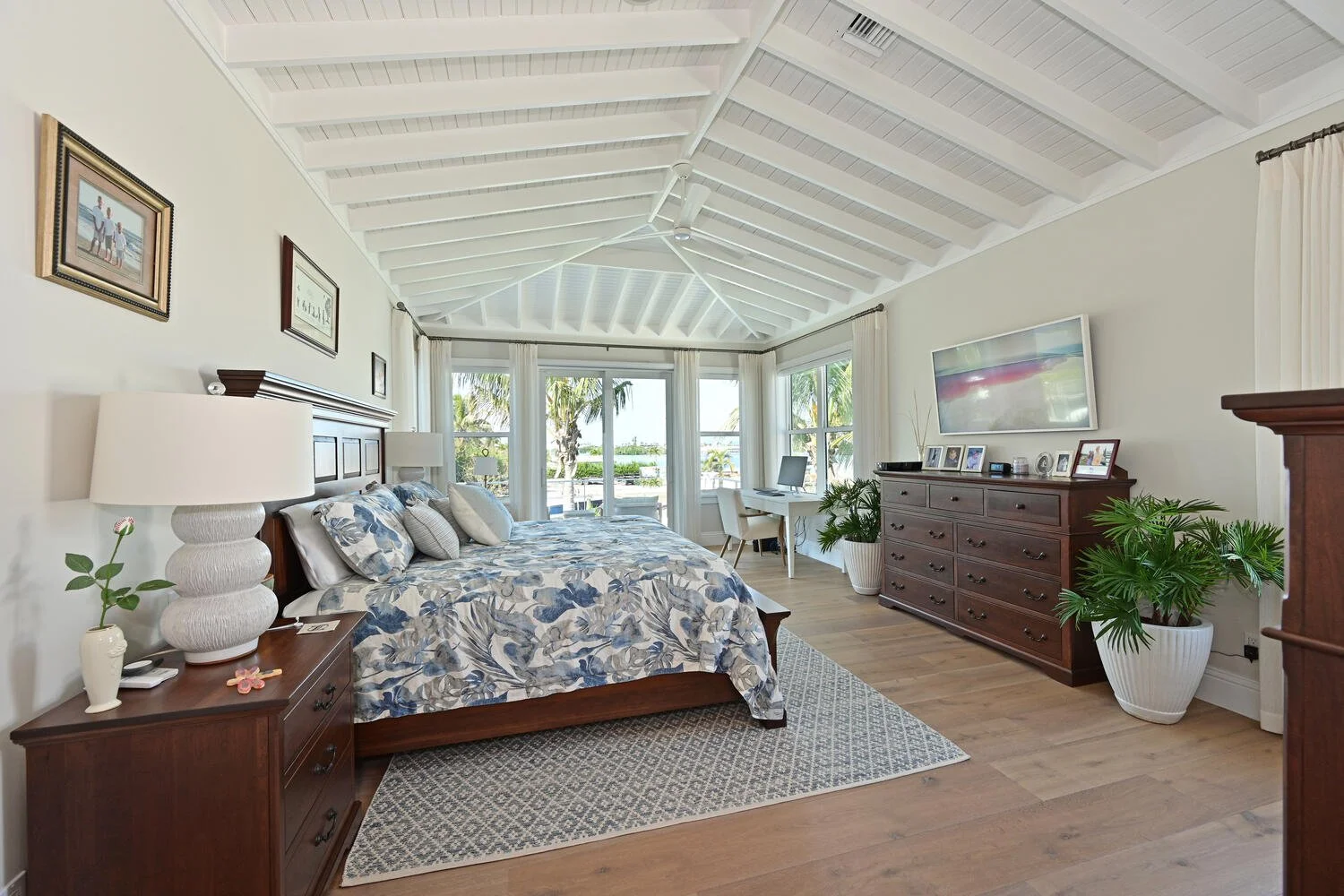 214 Pine Avenue Holmes Beach-large-029-023-DSC 3032-1500x1000-72dpi.jpg