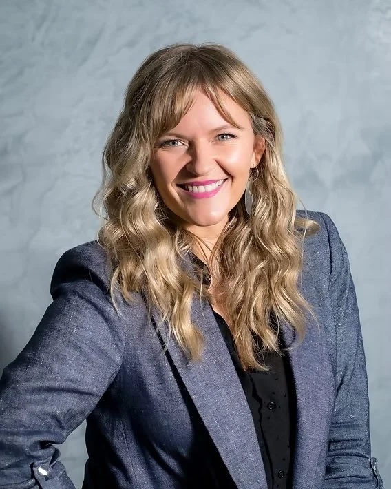 Vanya Mariani is an experienced media leader in roles such as Commercial Director of Media at carsales and Wesfarmers One Digital. Vanya arrived in Australia from Bosnia during her high school years in the late 1990s. She remembers feeling a lack of 