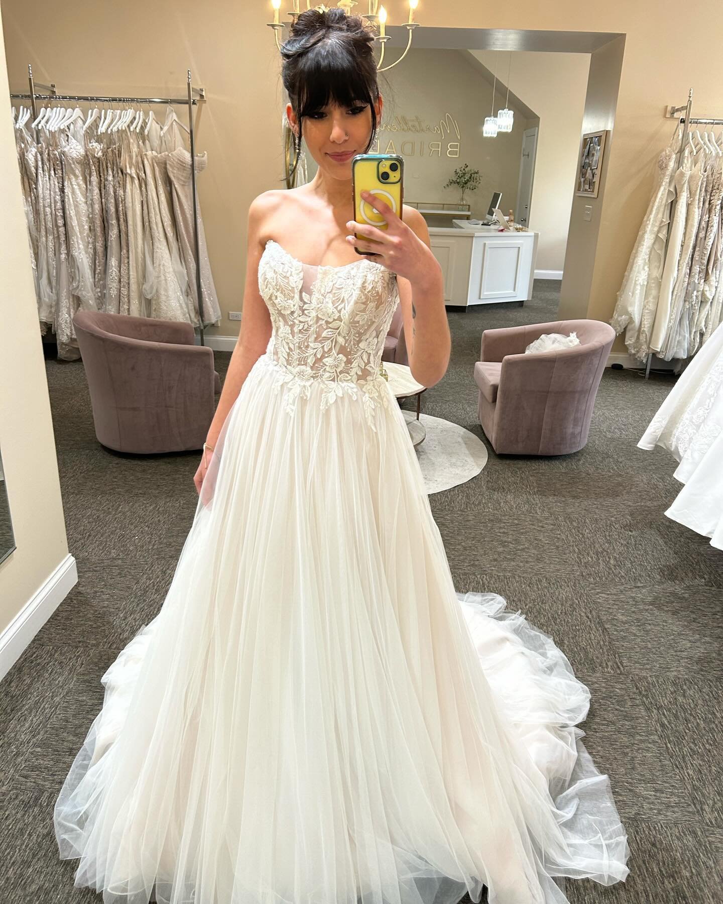 Gushing over this romantic @missstellayork 7573 gown! This gown is a flowy a-line dress with a gorgeous detailed bodice and detachable puff sleeves for an extra layer of vintage drama! Come try her on at Martellen&rsquo;s today! 

#martellensbridal #