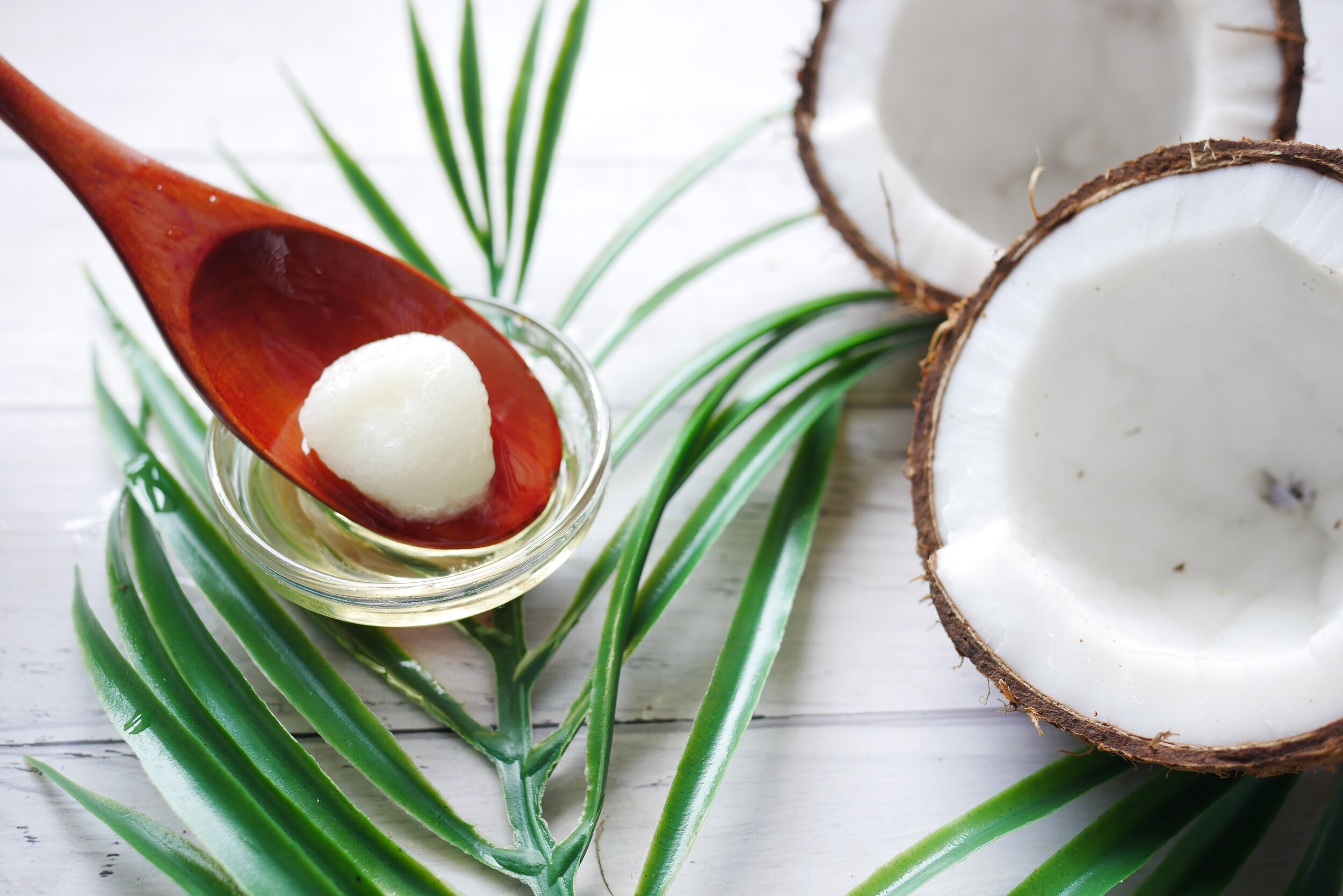 Coconut Oil for Candle Making: Enhancing Your Soy Wax Candles — BAIJI