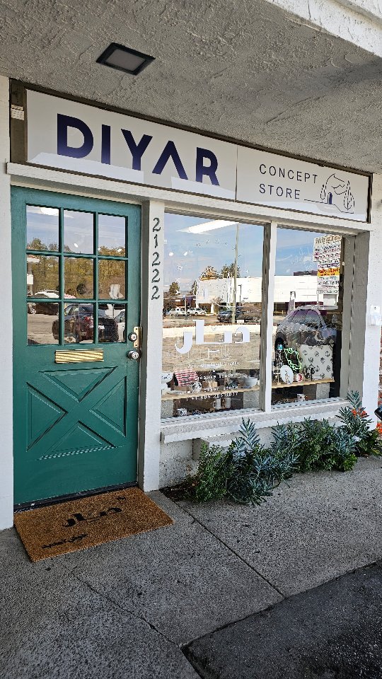 〰️Art, Curated crafts & Creative Space〰️
▫️Home Decor & Servingware
▫️Jewelry
▫️Clothing
▫️Wall Art
▫️Events / pop-up shop / paint & sip / Art classes & workshops / Art parties 🎉
Visit us at our store in Woodland Hills, CA or s
