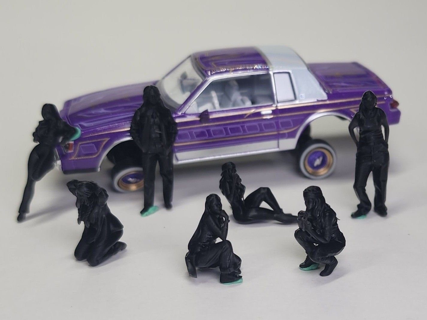 Figures: Lowrider Hynas Girls V1