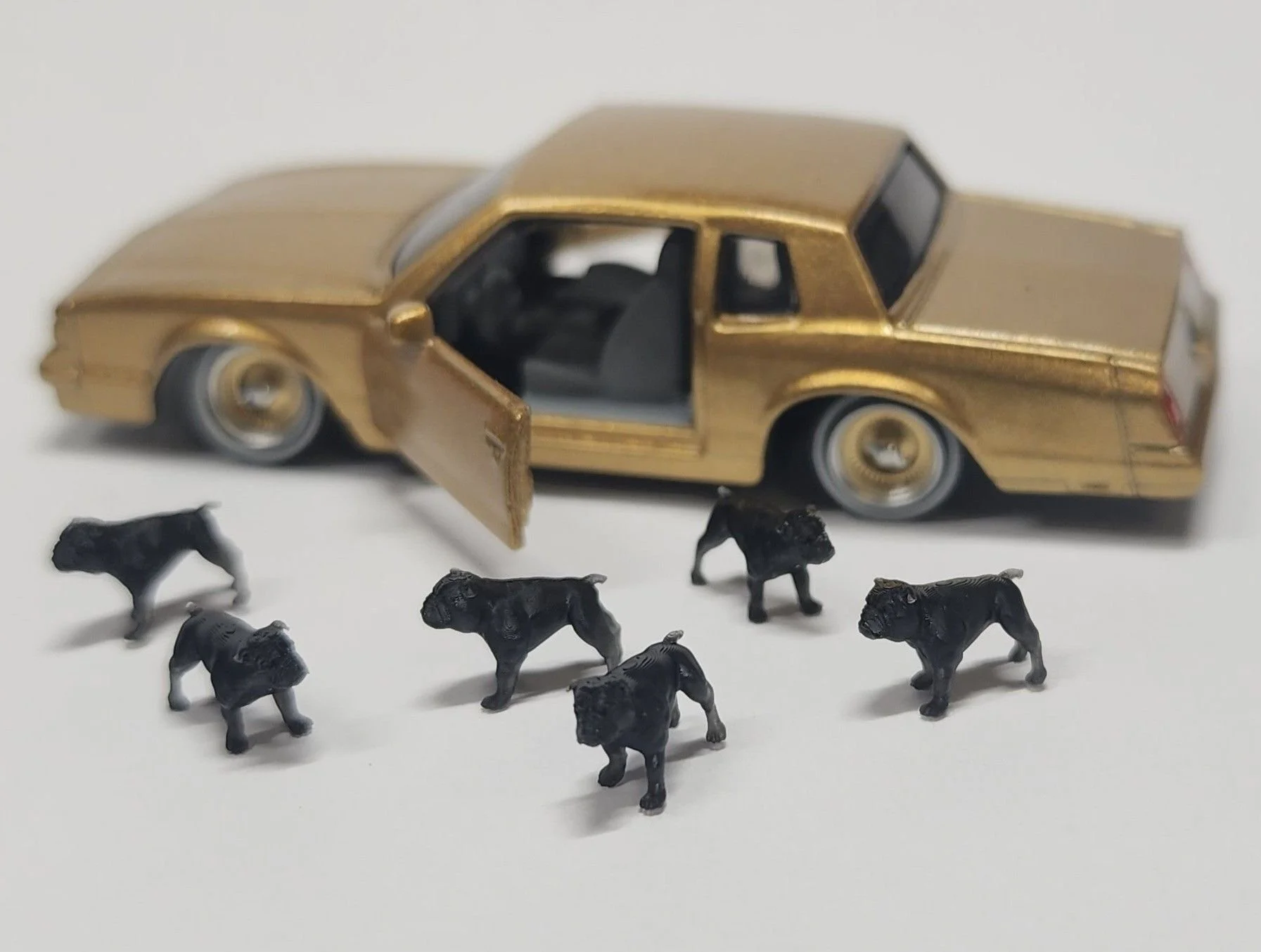 Figures: Dogs - Bulldogs