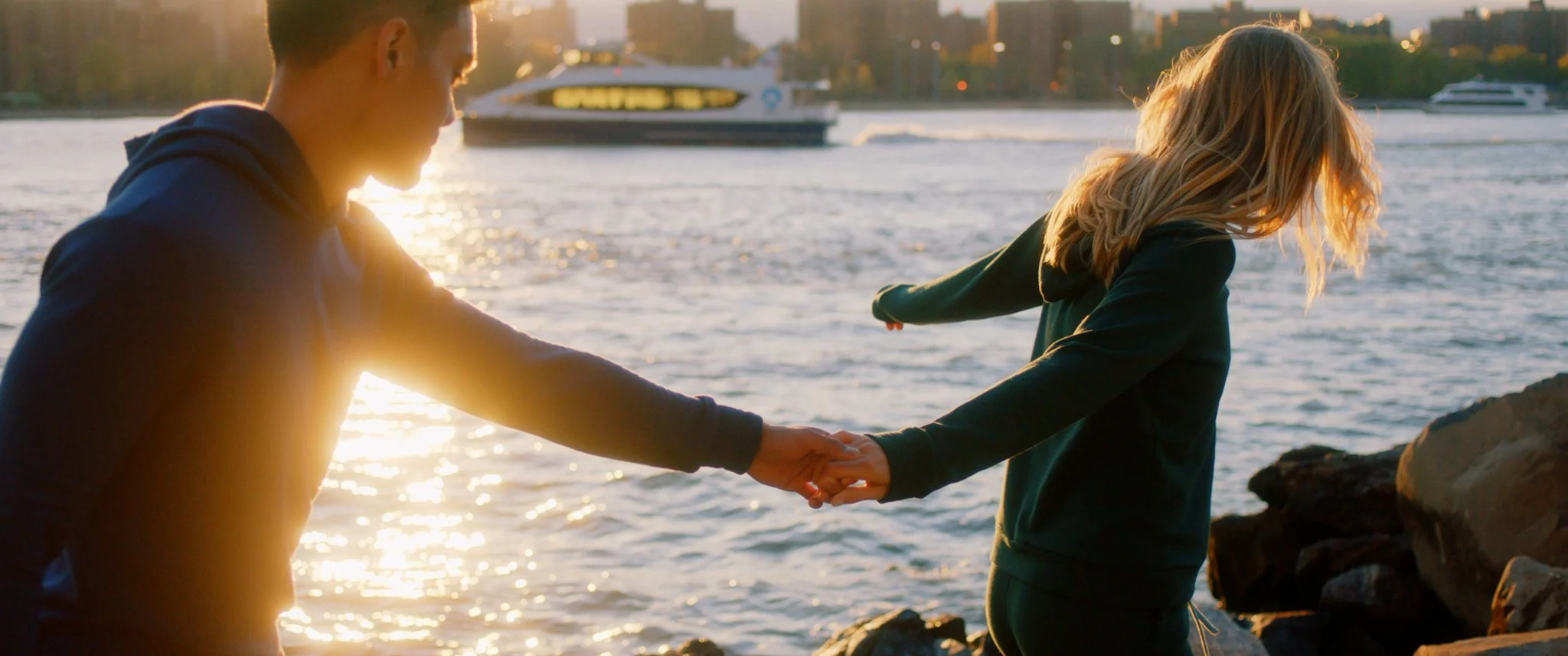 15 second 2.39_1.mp4.00_00_01_05.Still002.jpg