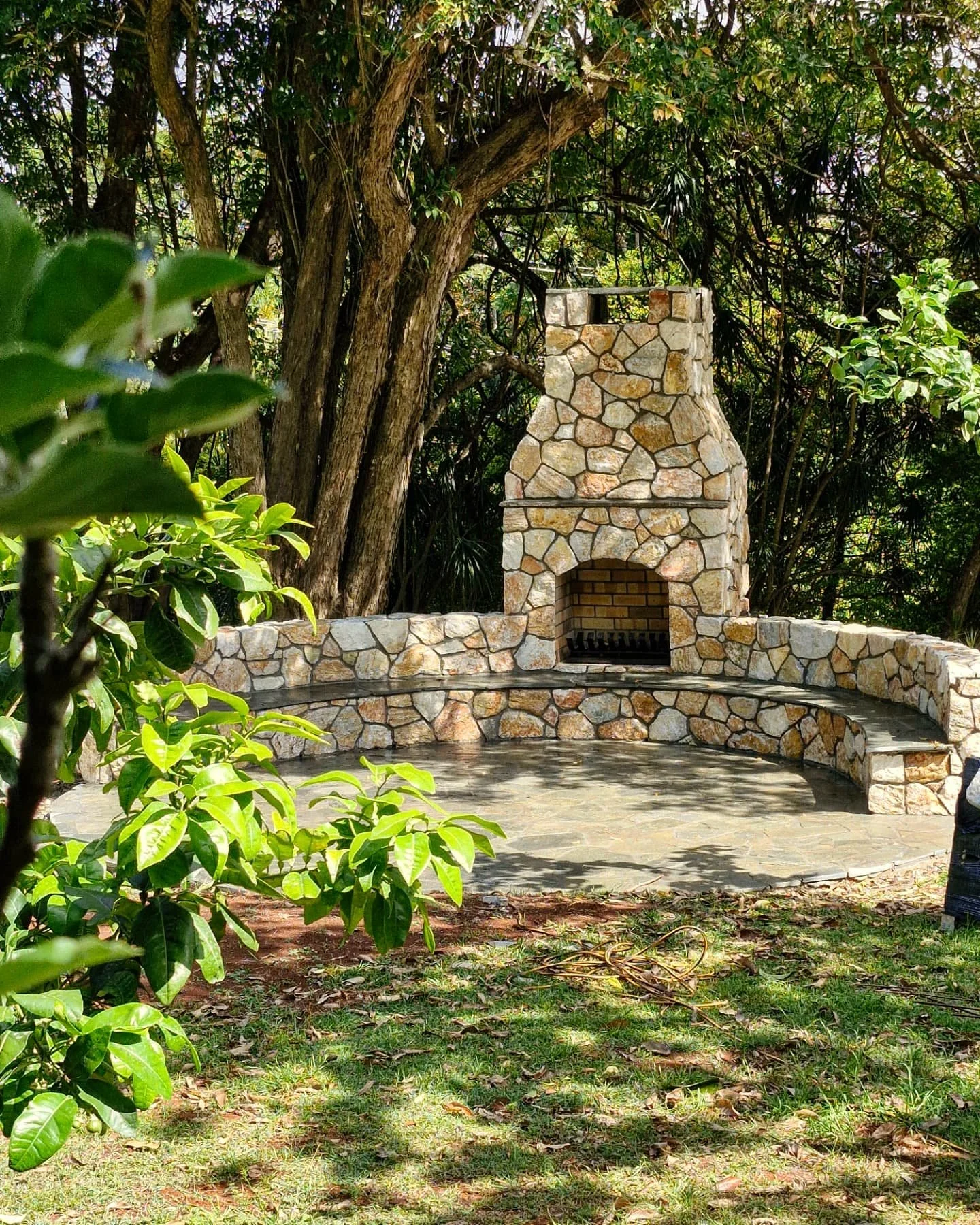 It's really a dream to work on the Mountain and complete unique ans interesting projects like this. We did this one from start to finish - slab, blocks, brick and stone chimney, stone benchseat, and stone crazy paving. 
#stonework #stonecladding #cr