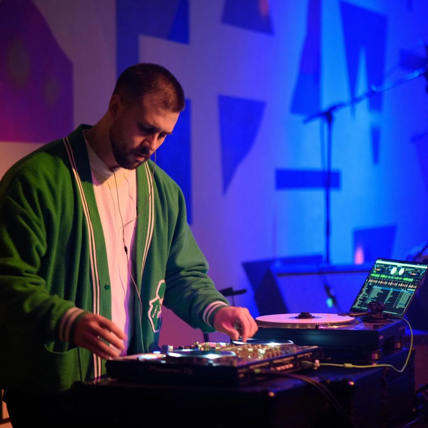 Everything aligns eventually.
.
.
📸: @riptidephotographyhc