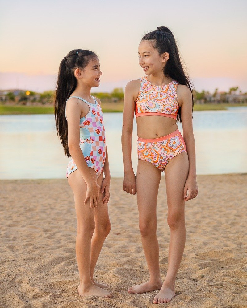 I love seeing my designs on fun summer swimwear and these teens swimsuits with fabrics from my Psychedelic Dreams retro collection are just stunning!
🌸🌸🌸
It&rsquo;s such a beautiful make from @one.small.stitch using the swim fabric @carriagehousep