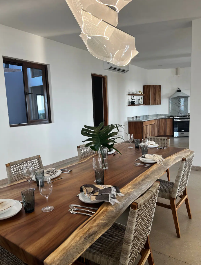 dining area staging.PNG