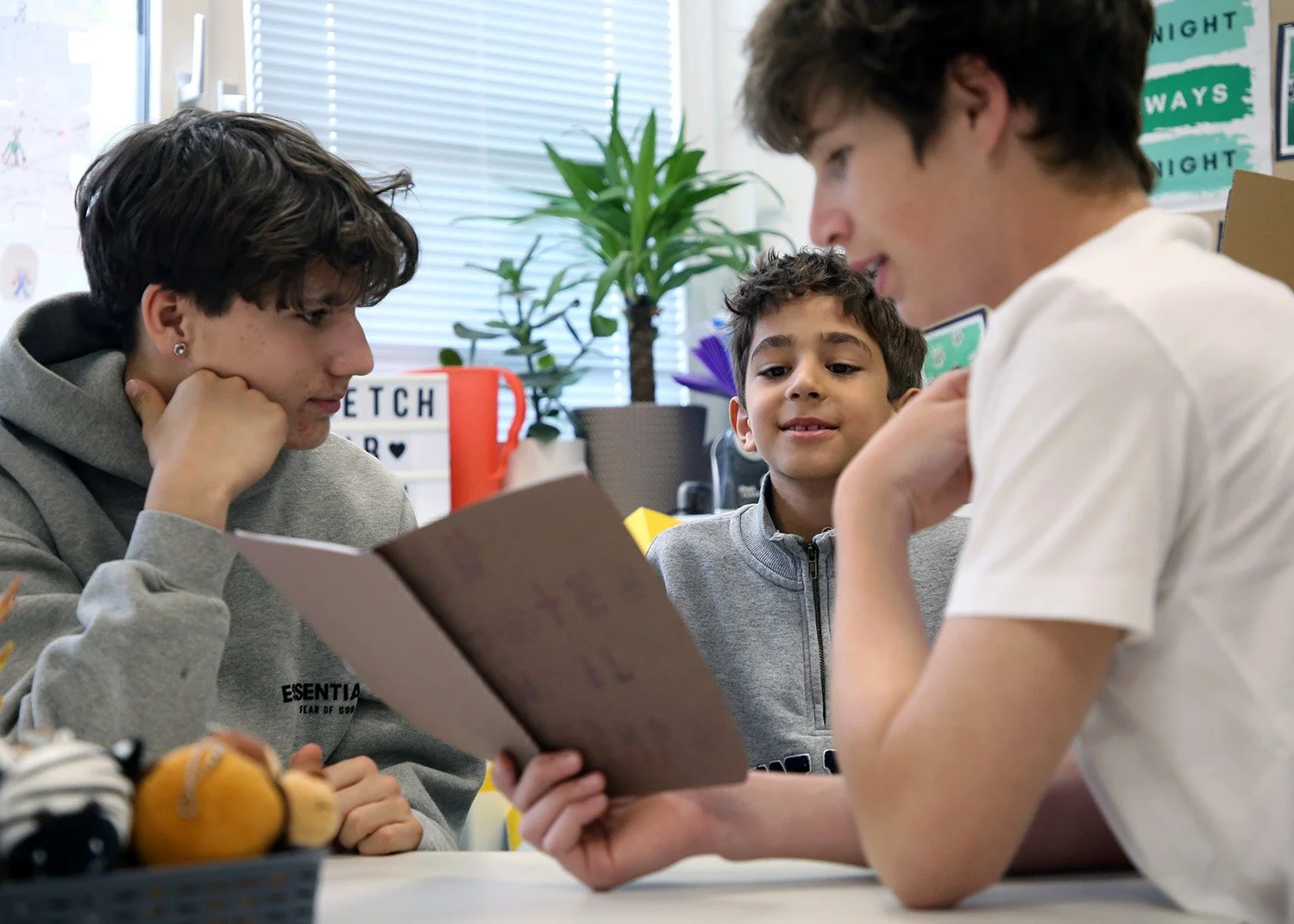 2026.04.14 - MS Spanish Reads to G2 - IMG_5514.JPG