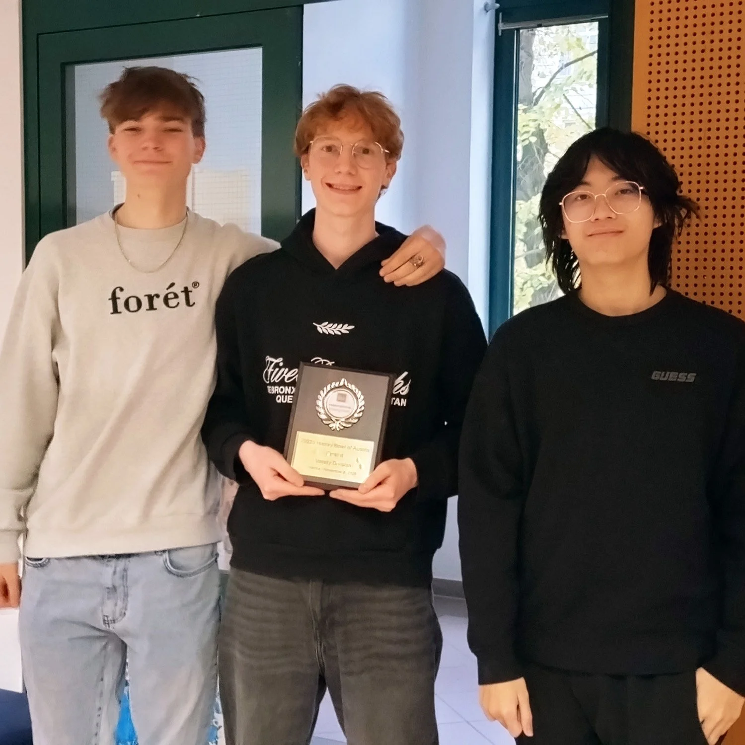 Varsity Knowledge Bowl Team Earns European Championship Spot