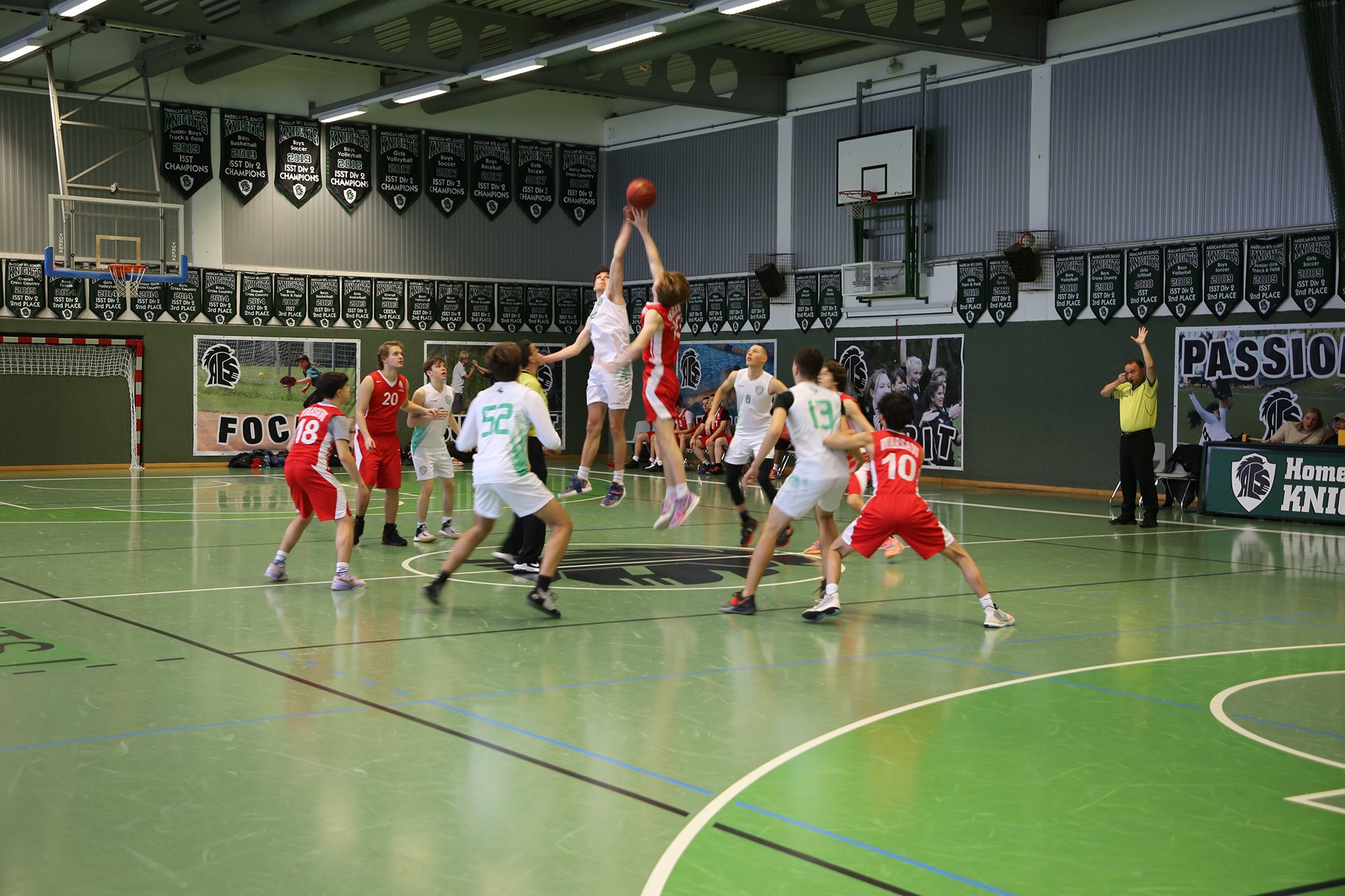 2023.12.27 - SCIS Varsity Basketball_IMG_1958.JPG