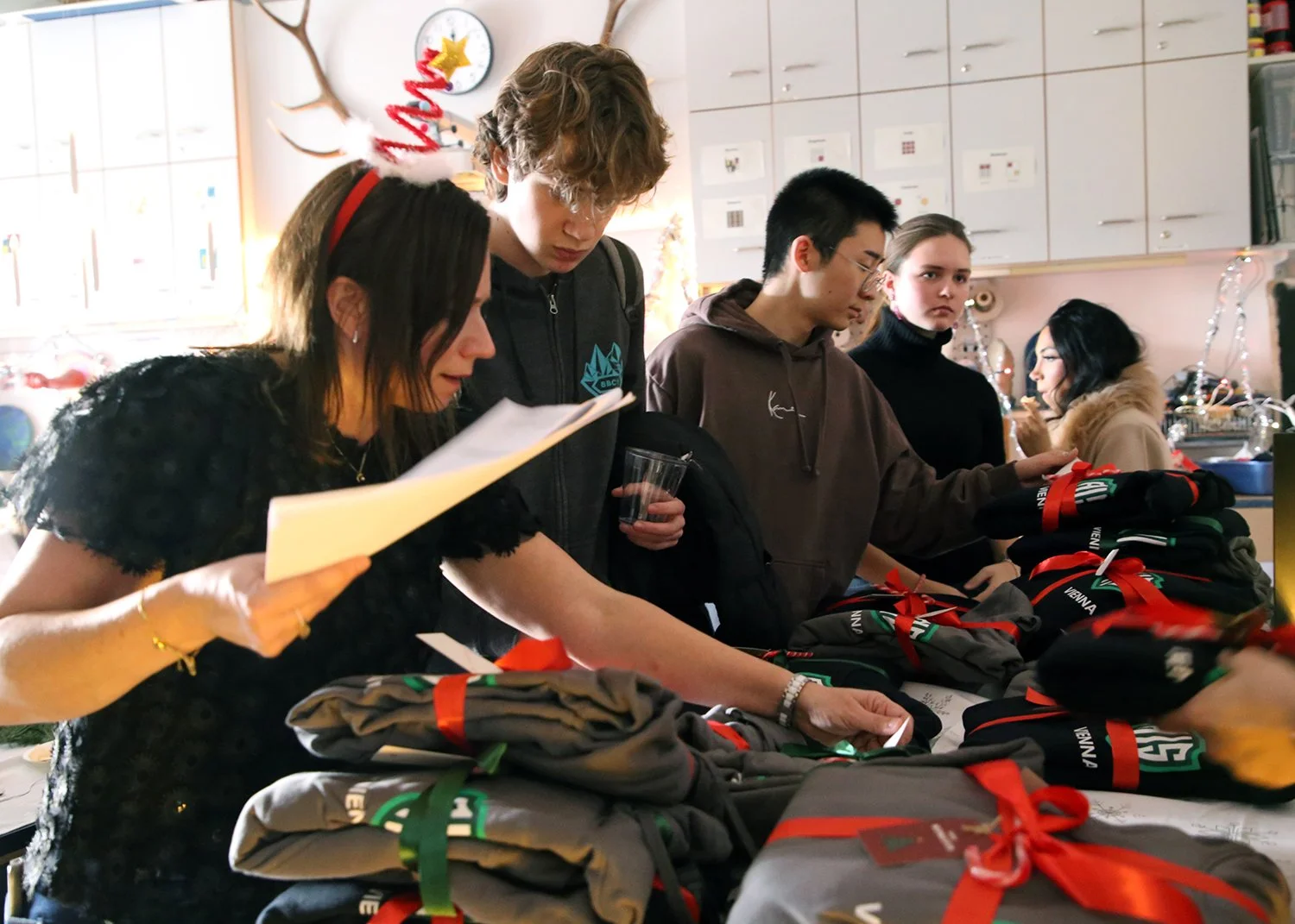 2025.12.11 - Senior Potluck - IMG_7531.JPG