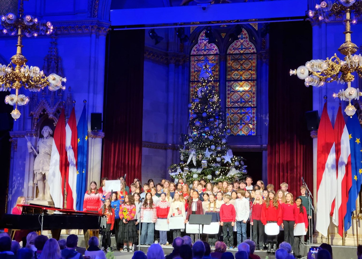 2025.12.13 - MS Choir Rathaus - f6d996bc-5f10-4fac-a494-c73f1029d7d9.JPG