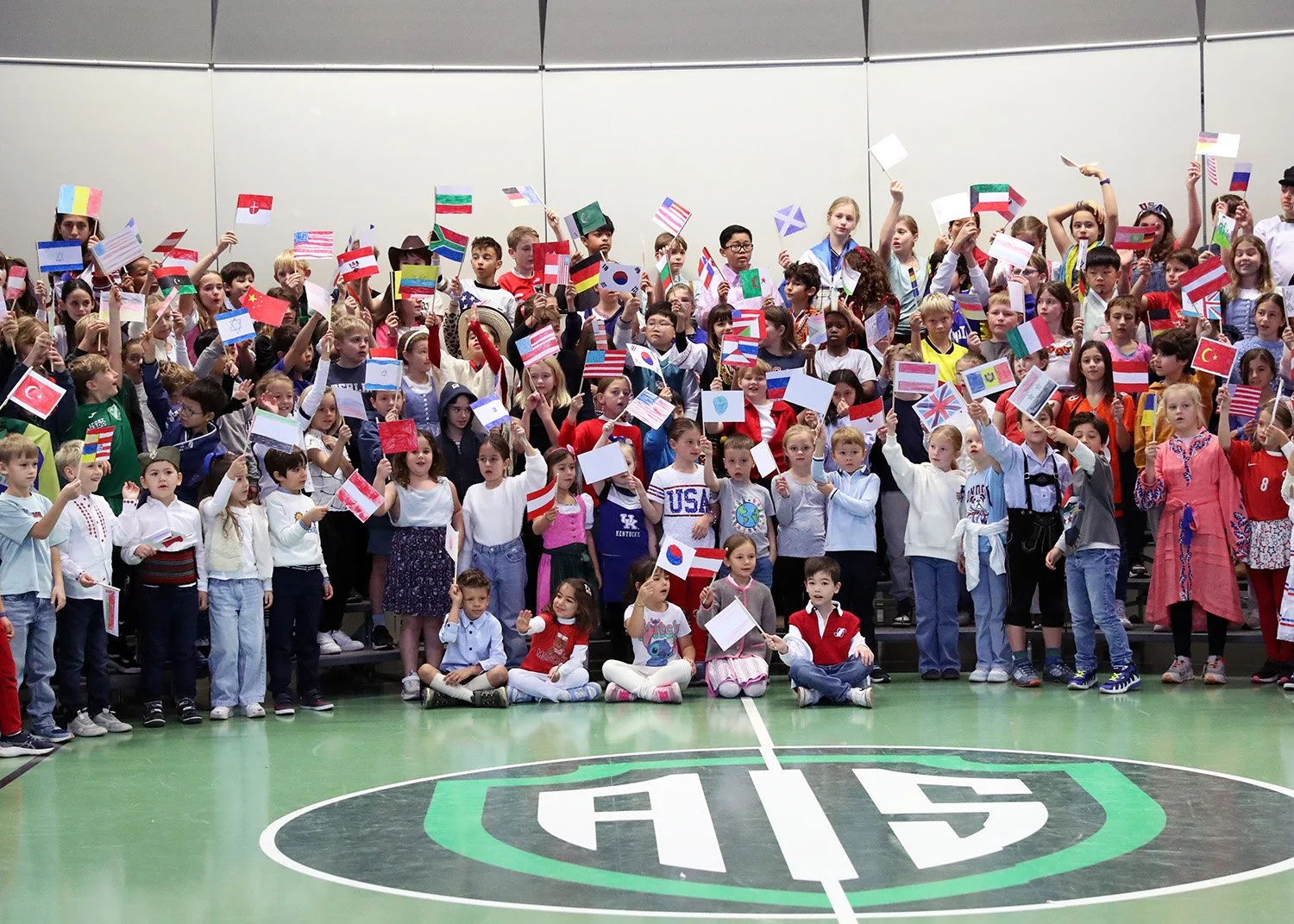 2025.10.17 - ES International Day - A67I9361.JPG
