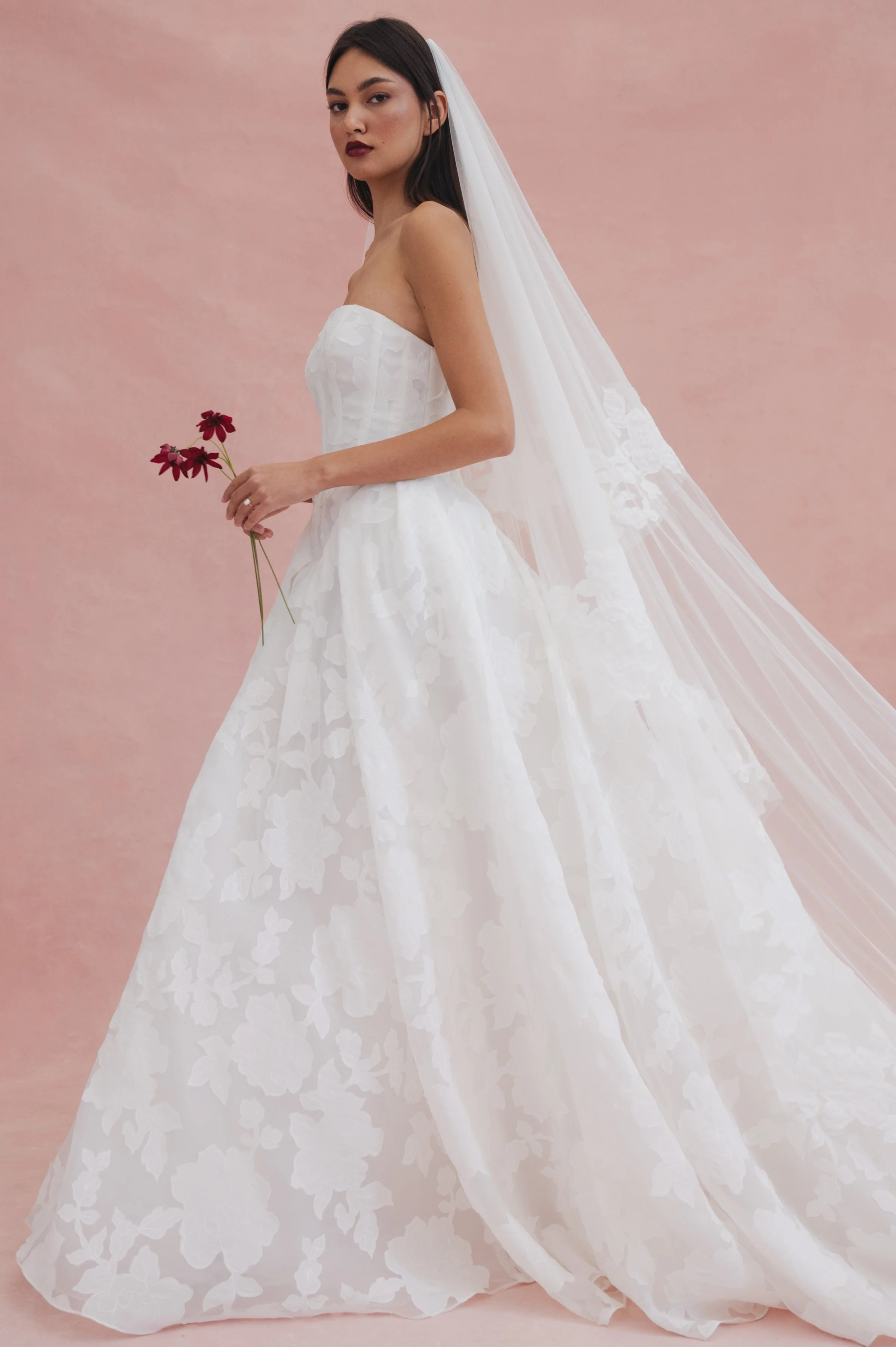 Skylar_Veil_Alva_45300_Edited_2400x3600.jpg