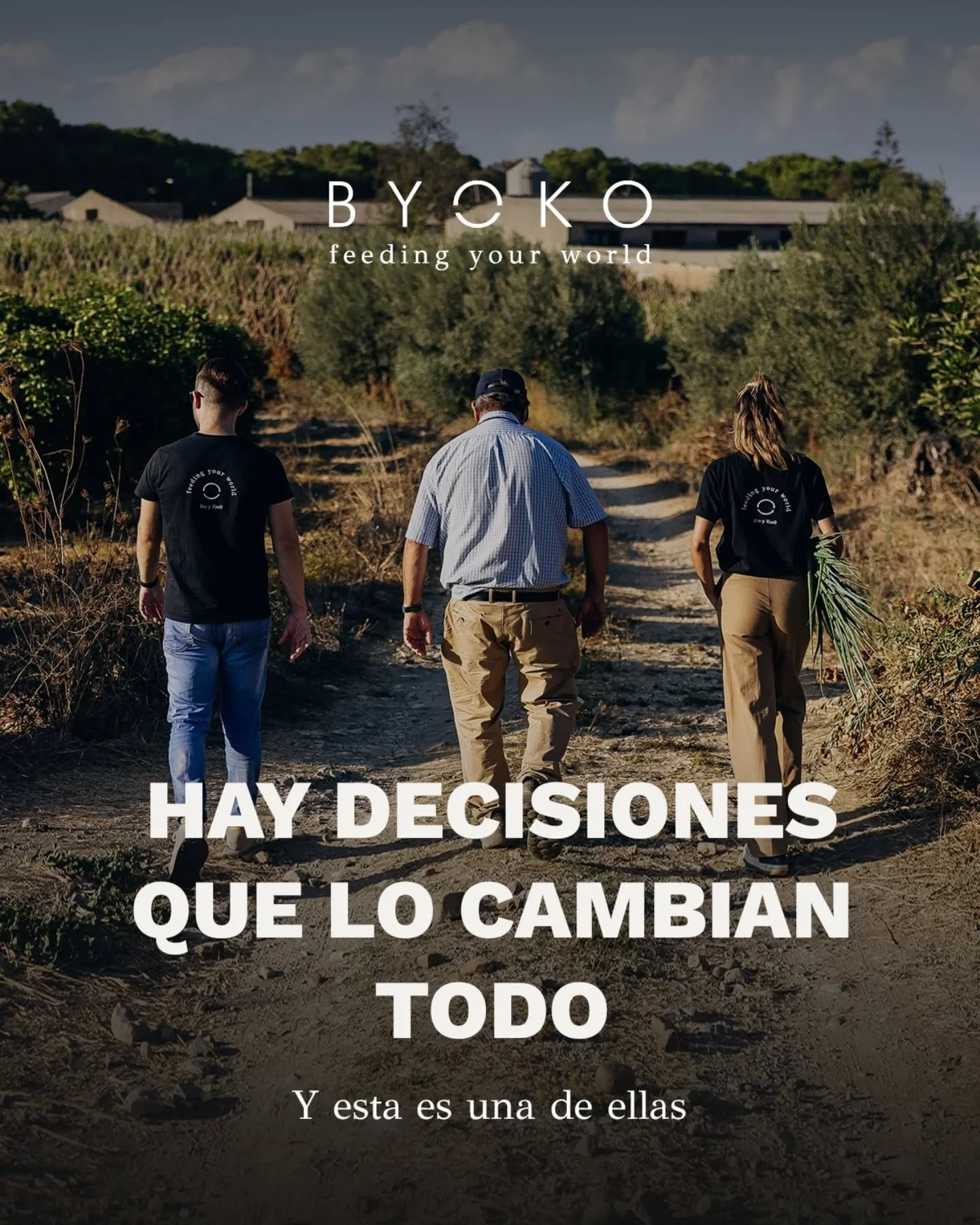 Todo empieza en alg&uacute;n lugar. 🌿

Durante mucho tiempo, nuestro mundo tuvo un centro.
Hoy, ese mundo empieza a crecer.

Estamos dando un paso importante.
Sin perder lo que somos.
Solo ampliando el camino.

Qu&eacute;date cerca.
Esto acaba de em