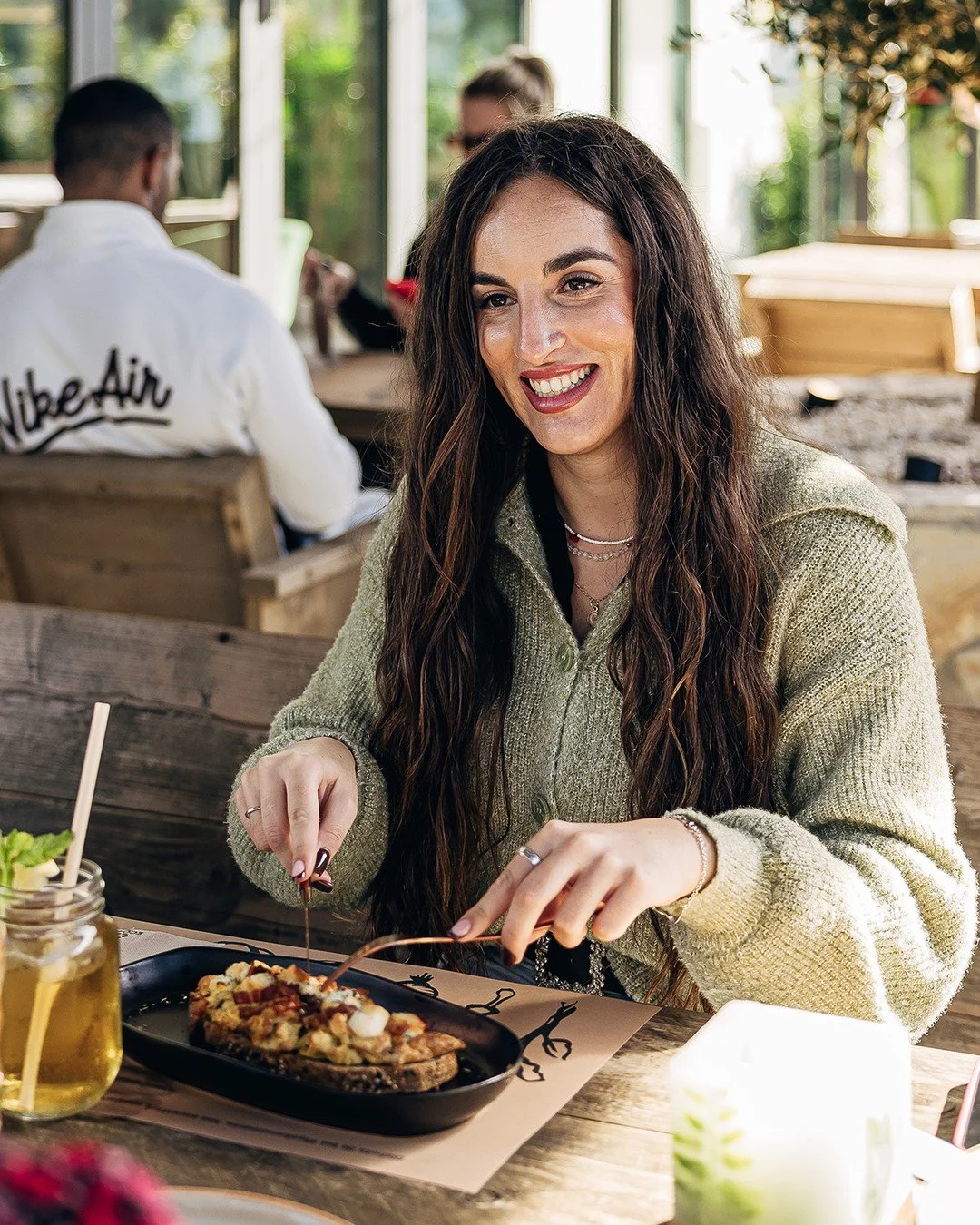 En Byoko creemos en comer con calma.

En saborear cada ingrediente, en reconocer los sabores, en disfrutar del momento sin prisas.
Porque cuando la comida es real y est&aacute; bien pensada, cada plato se convierte en una peque&ntilde;a experiencia ✨