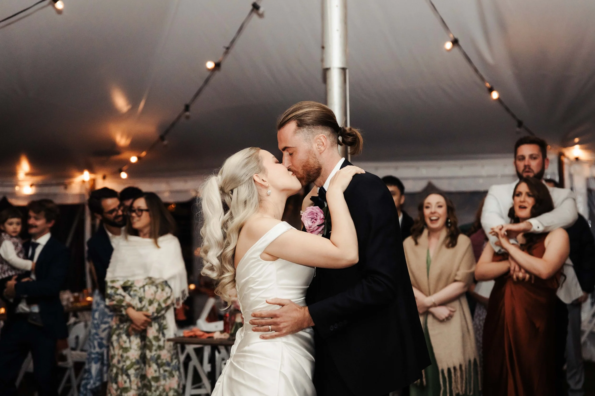 Tasmanian wedding photos captured by Finding Happy Photography.
