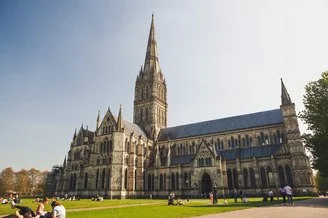 Salisbury Cathedral: A Masterpiece of Early English Gothic Architecture