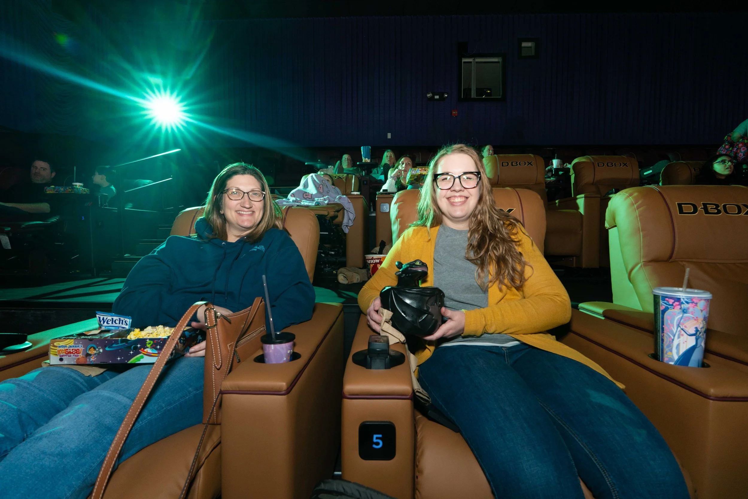 OCX Recliners GO-04796.jpg